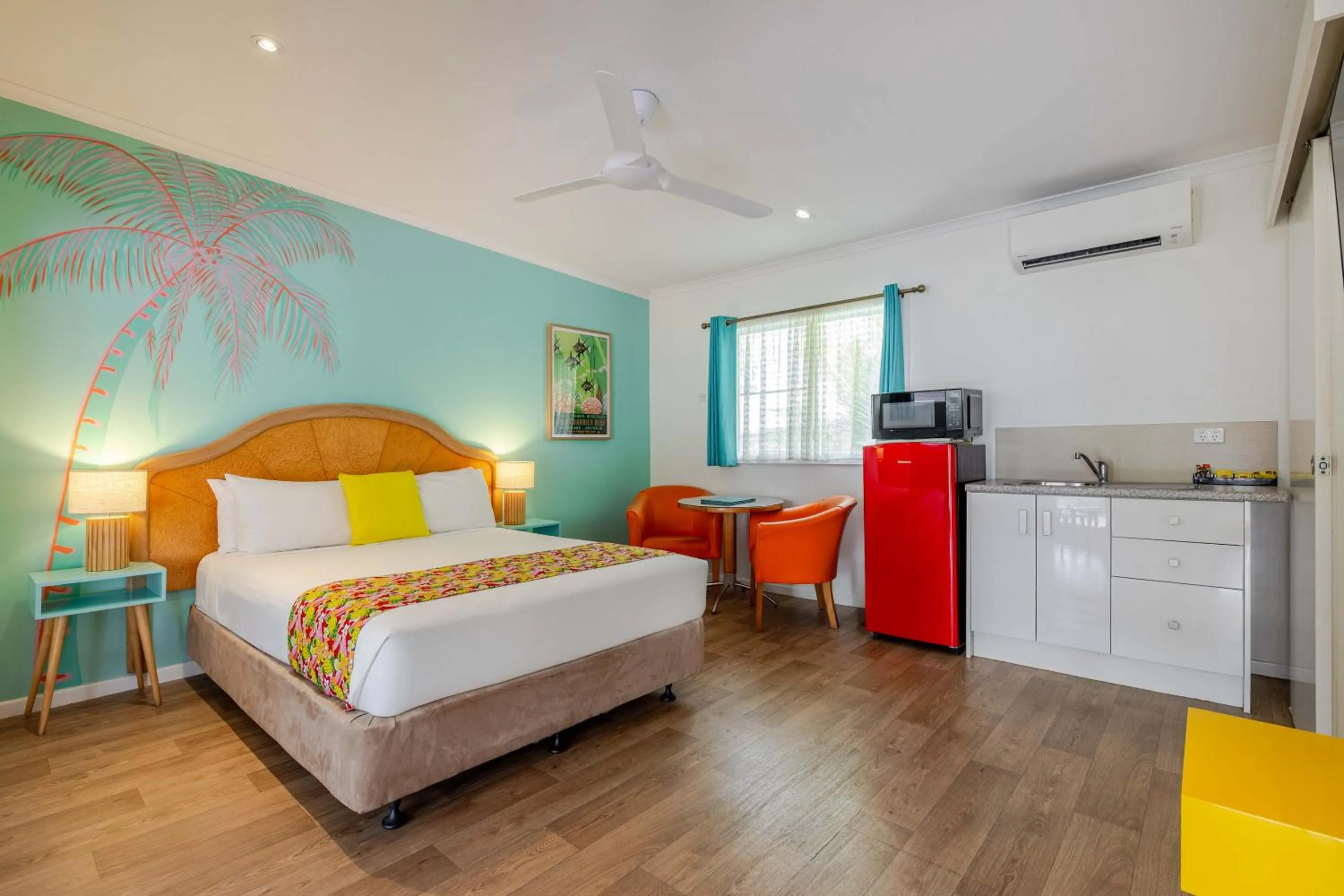 Bedroom, Bed in Port Douglas Motel