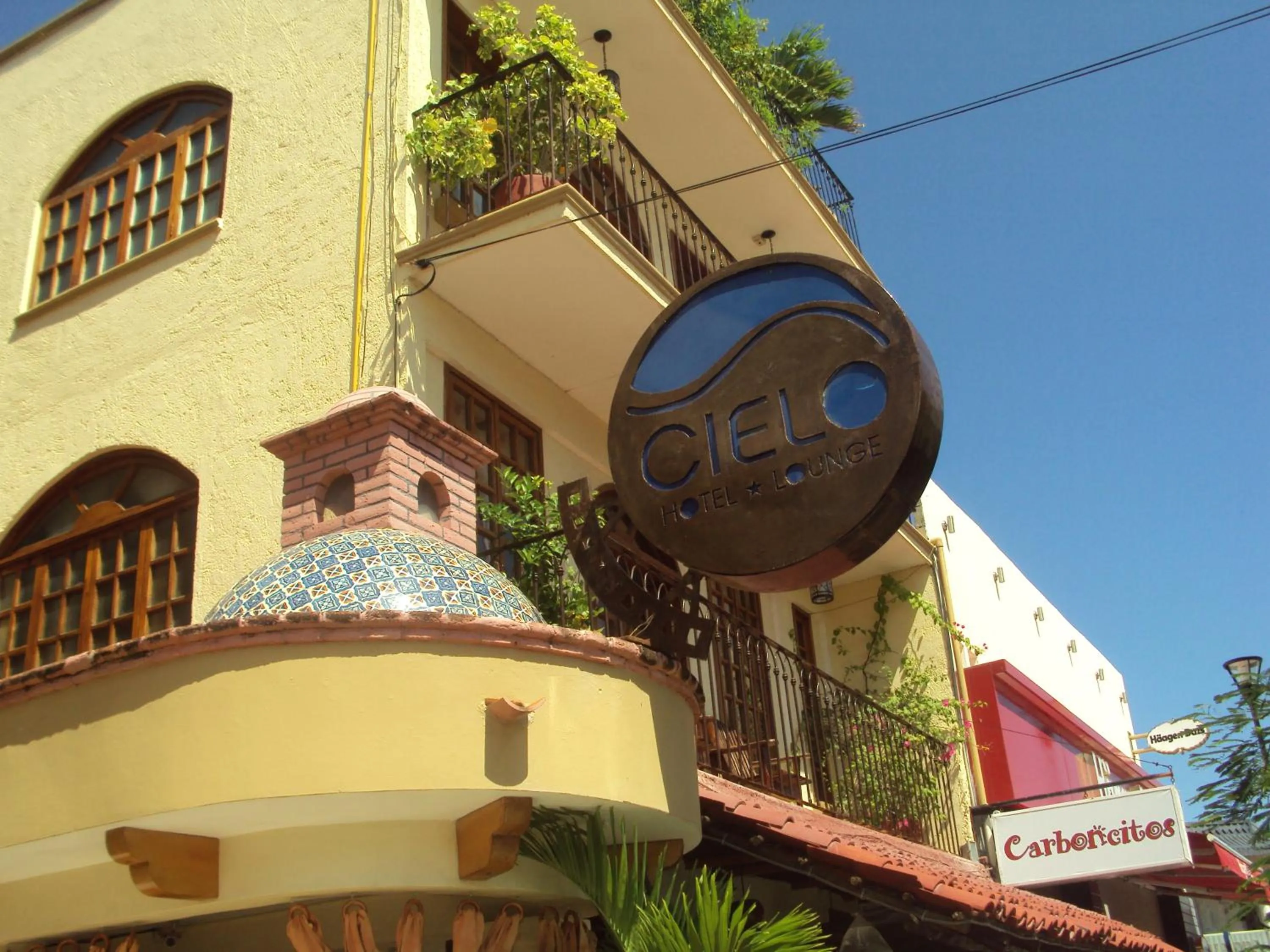 Facade/entrance in Hotel Cielo