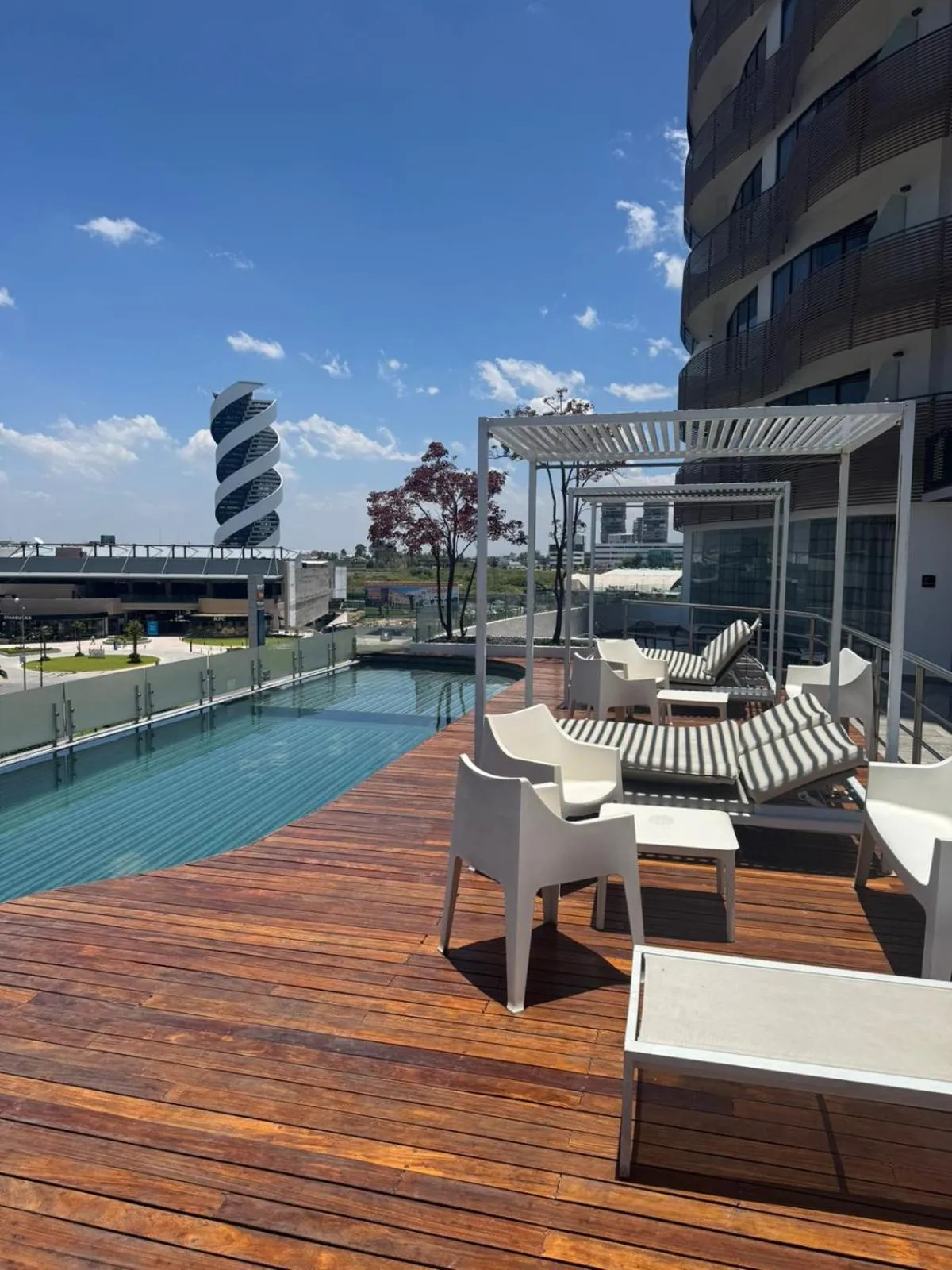 Swimming pool in Sonata Hotel Puebla Angelópolis Distrito Sonata