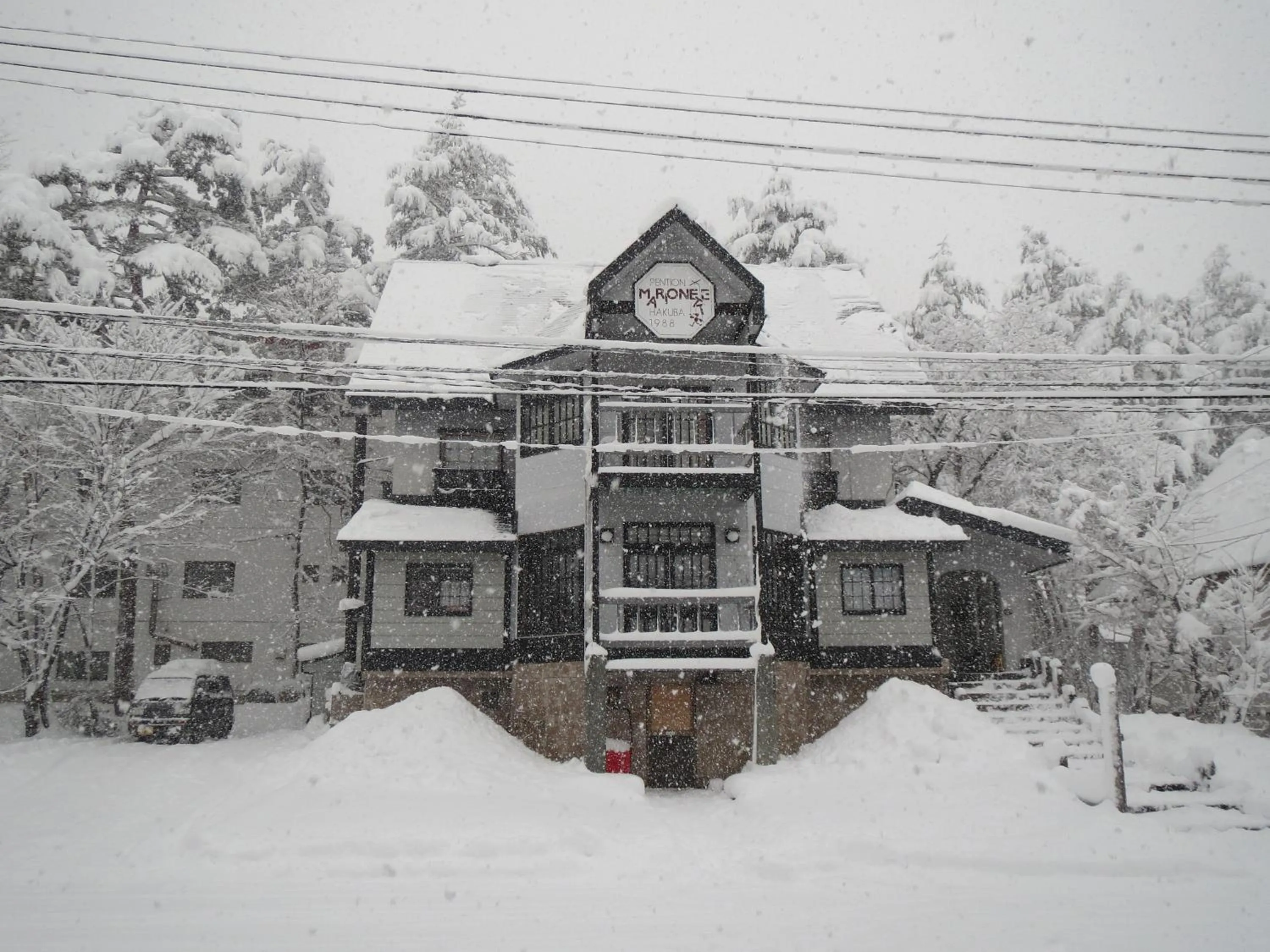 Facade/entrance in Pension Marionette