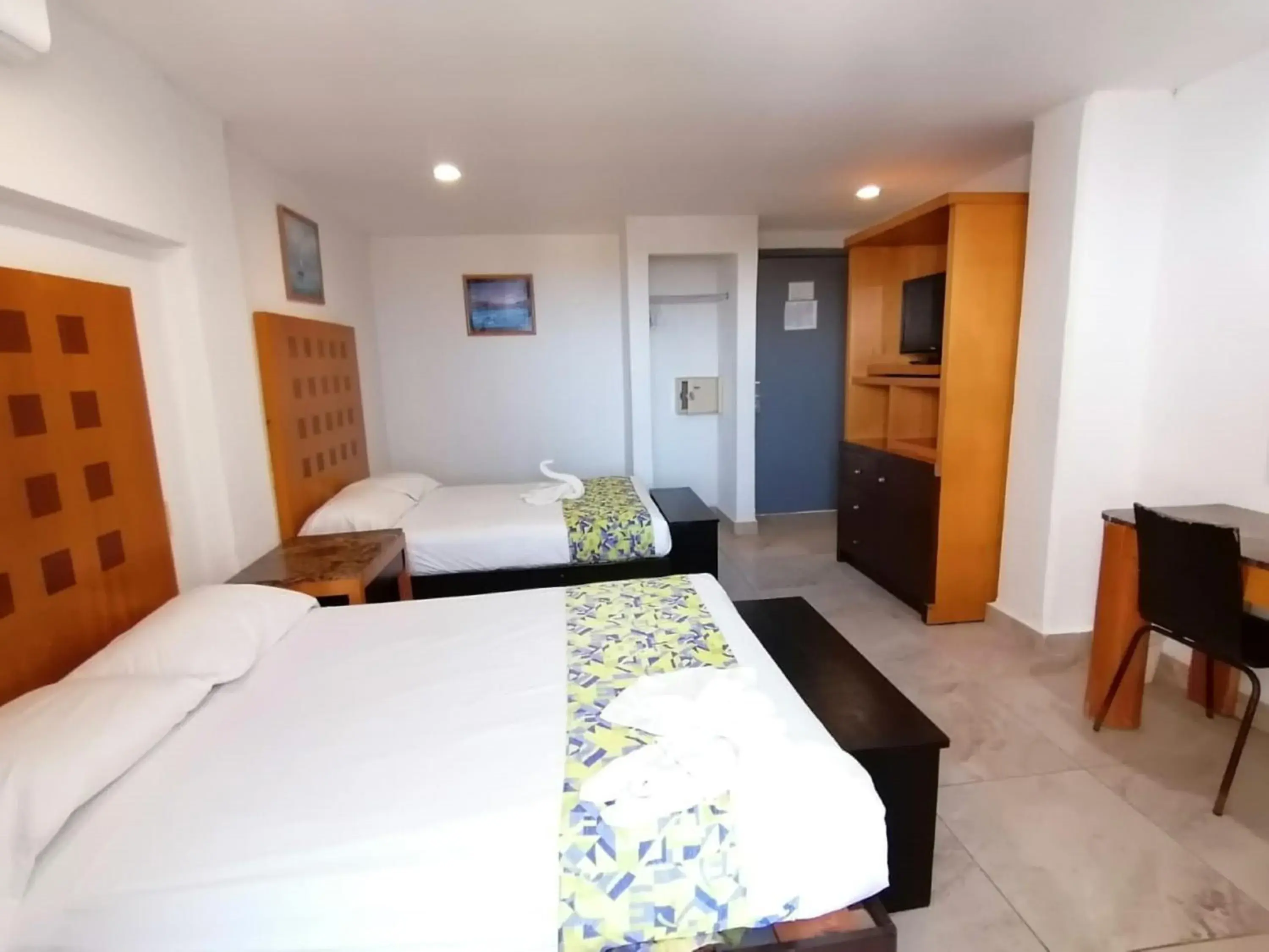 View (from property/room), Bed in Hotel Ziami View (from property/room), Bed in Hotel Ziami