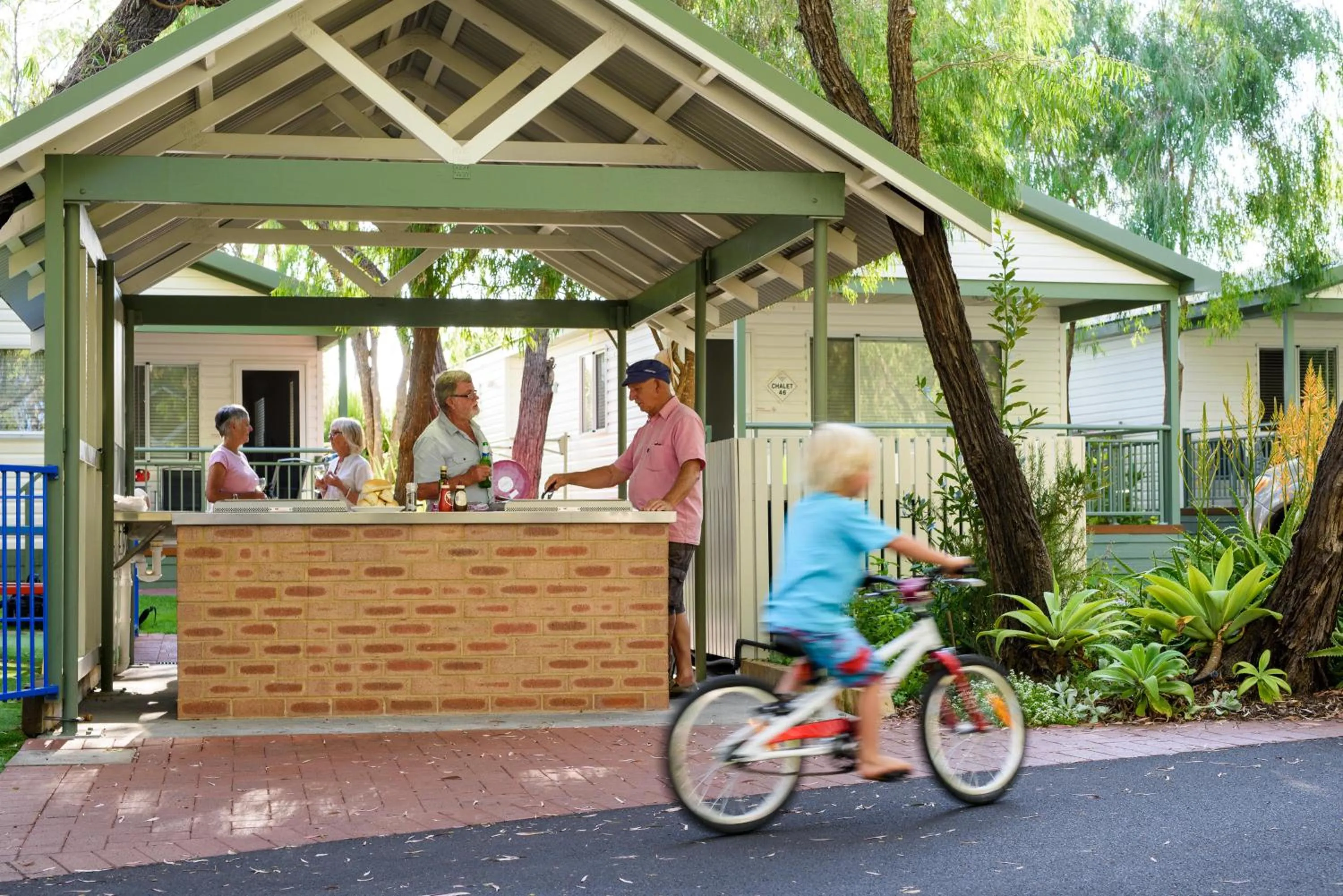 BBQ facilities in Mandalay Holiday Resort and Tourist Park