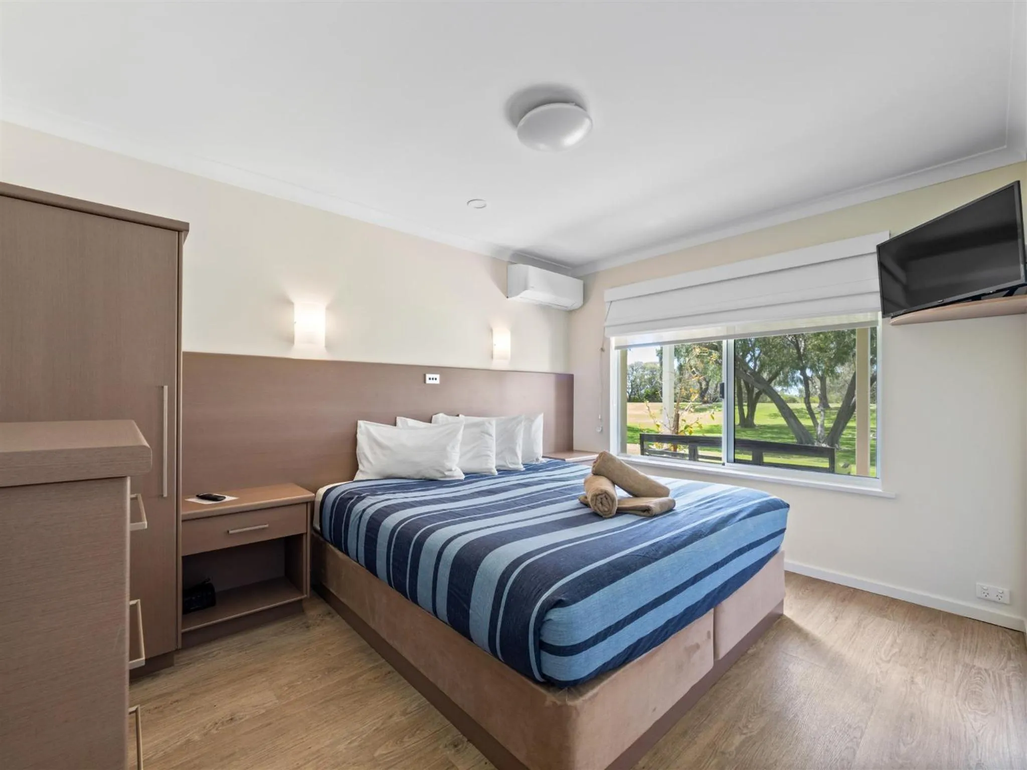 Bedroom, Bed in Mandalay Holiday Resort and Tourist Park