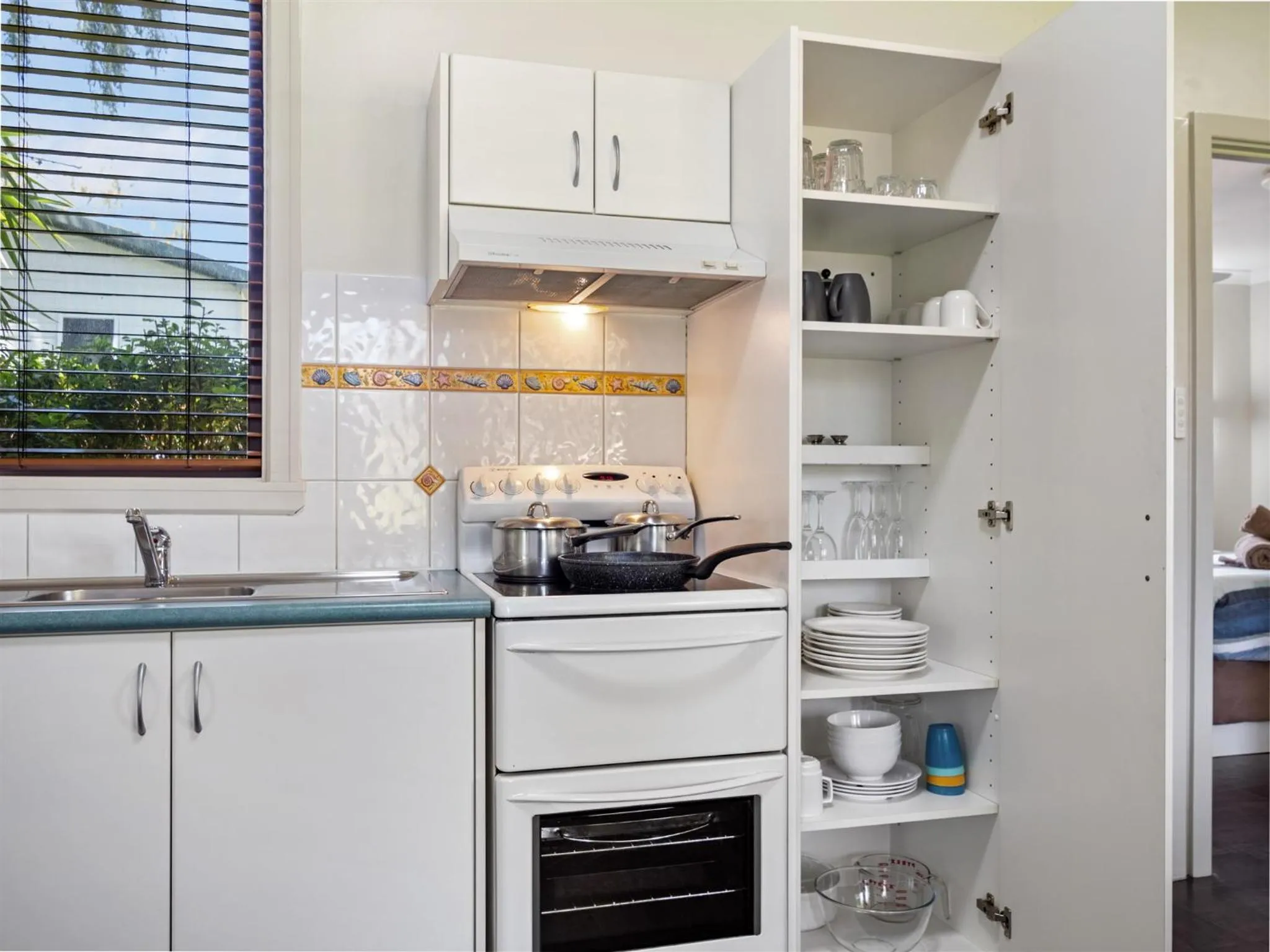 Kitchen or kitchenette in Mandalay Holiday Resort and Tourist Park