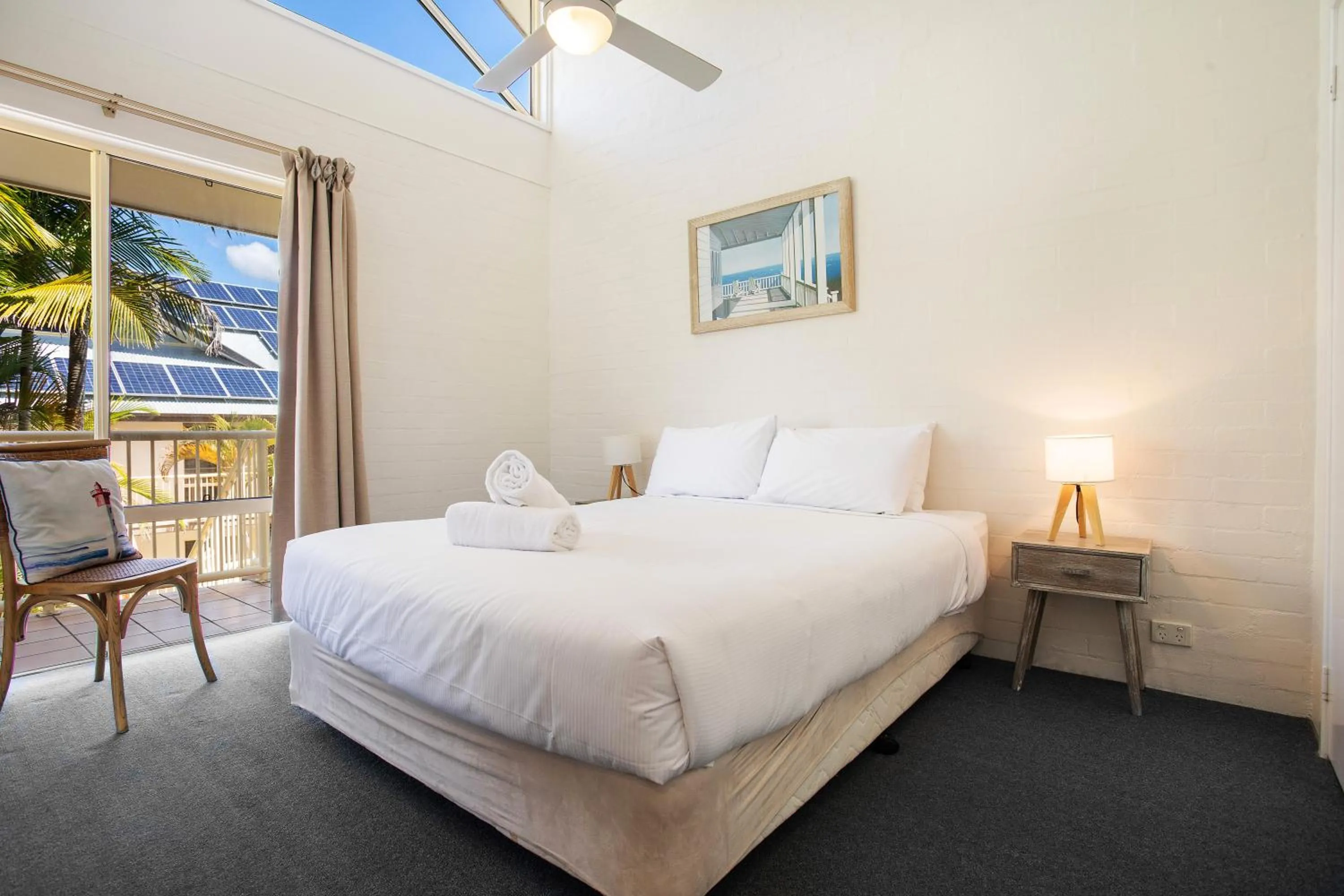 Bed in Mariner Bay Apartments