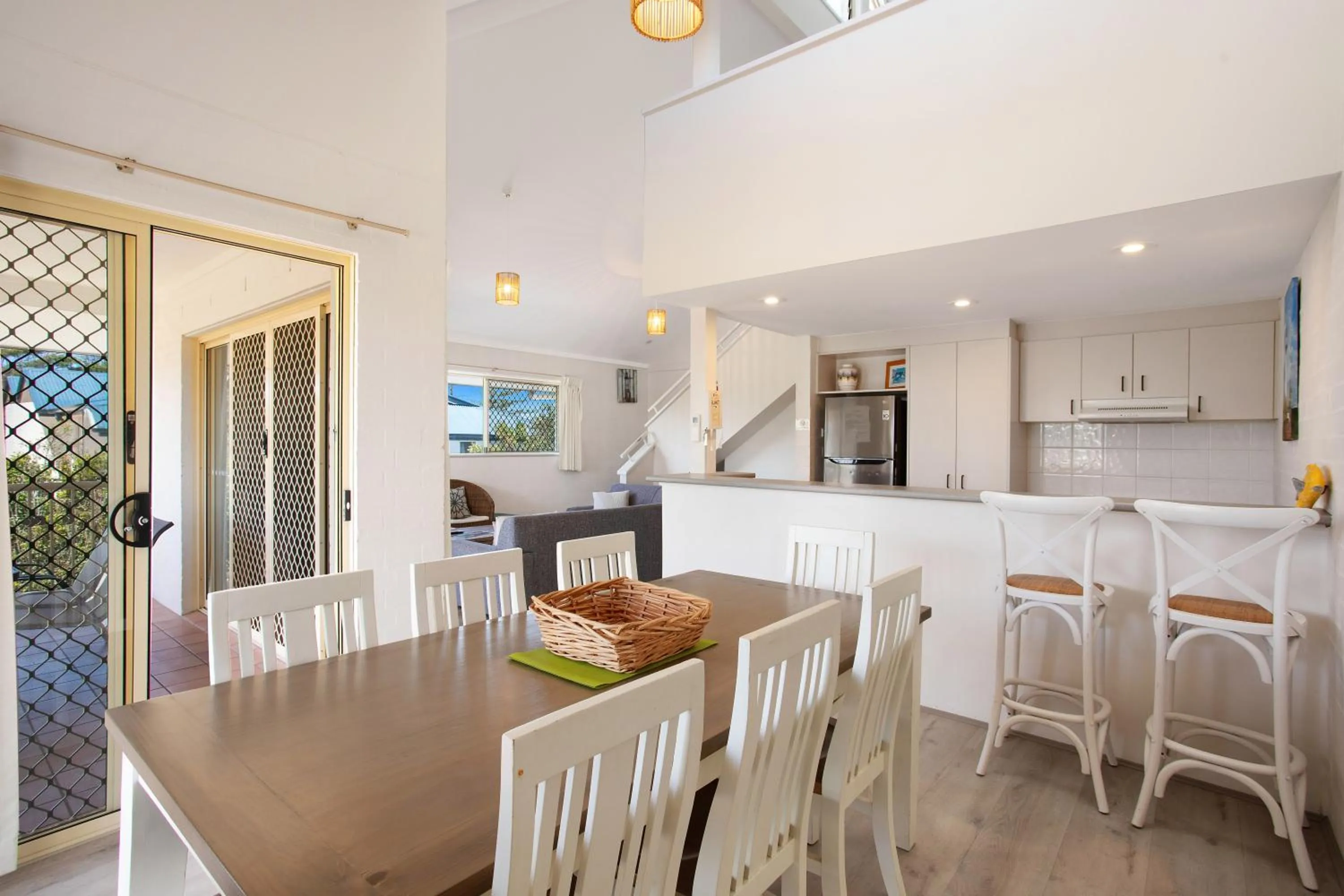Kitchen or kitchenette in Mariner Bay Apartments