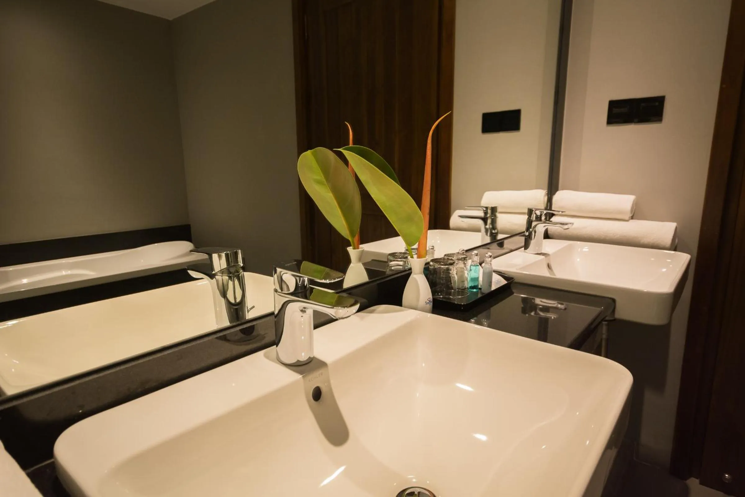 Bathroom in Swiss Residence Kandy