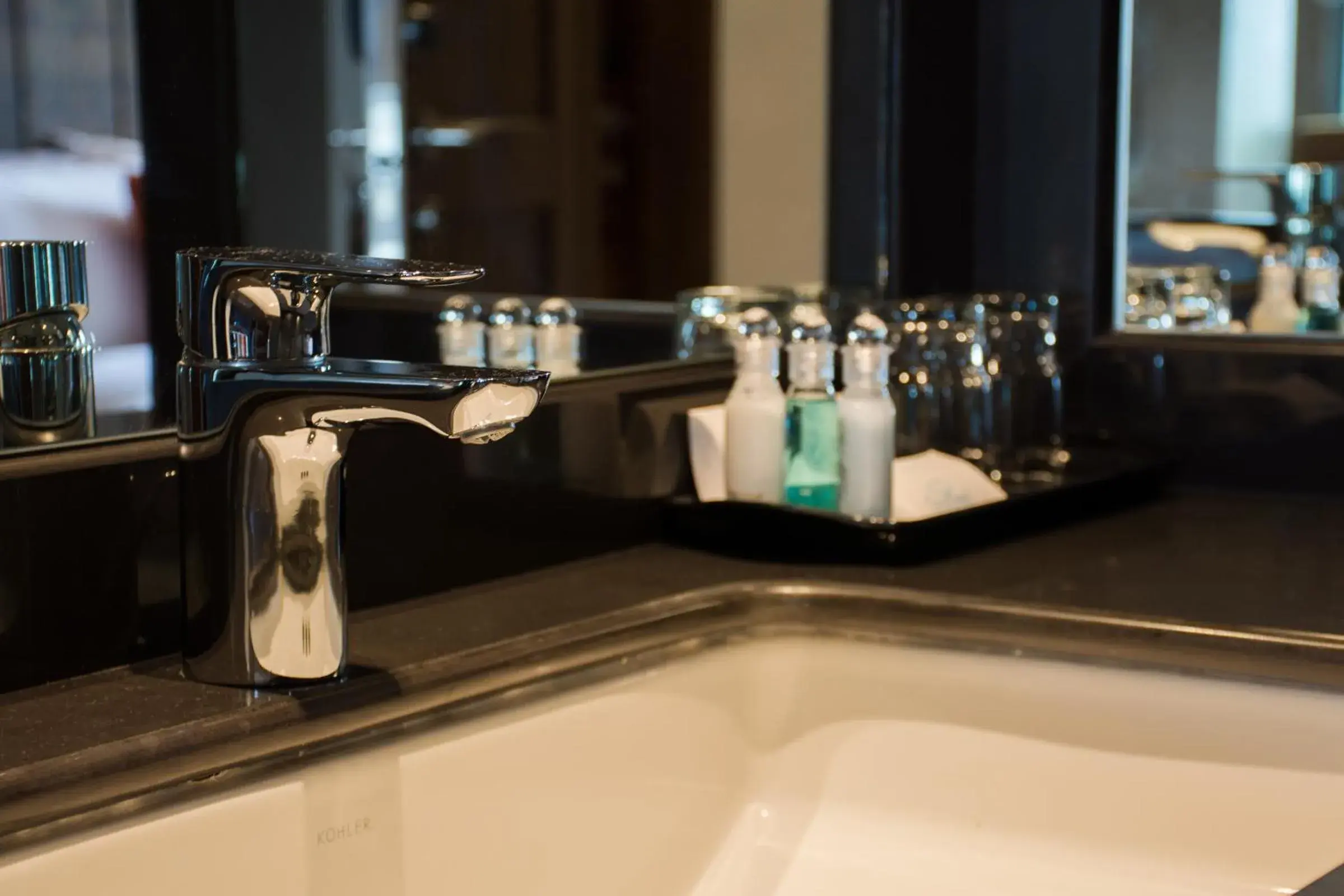 Bathroom in Swiss Residence Kandy Bathroom in Swiss Residence Kandy