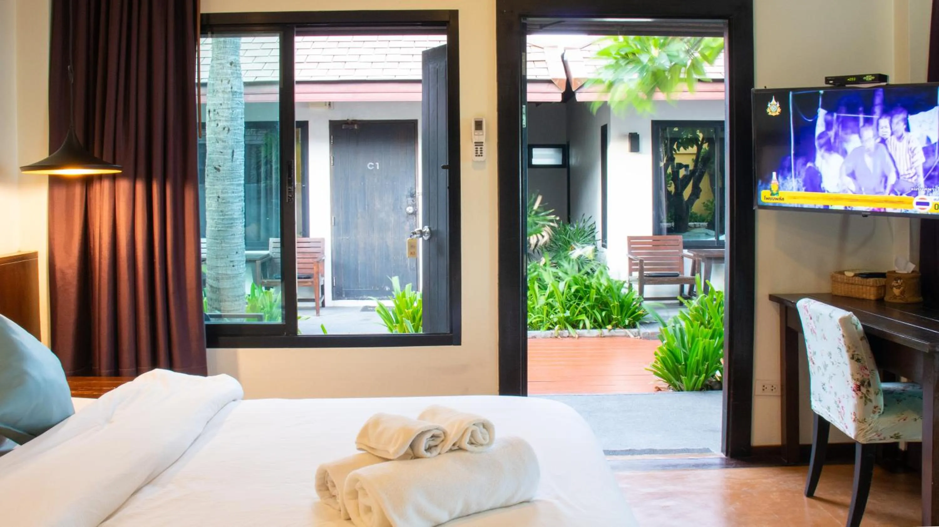 Bed in Chidlom Resort