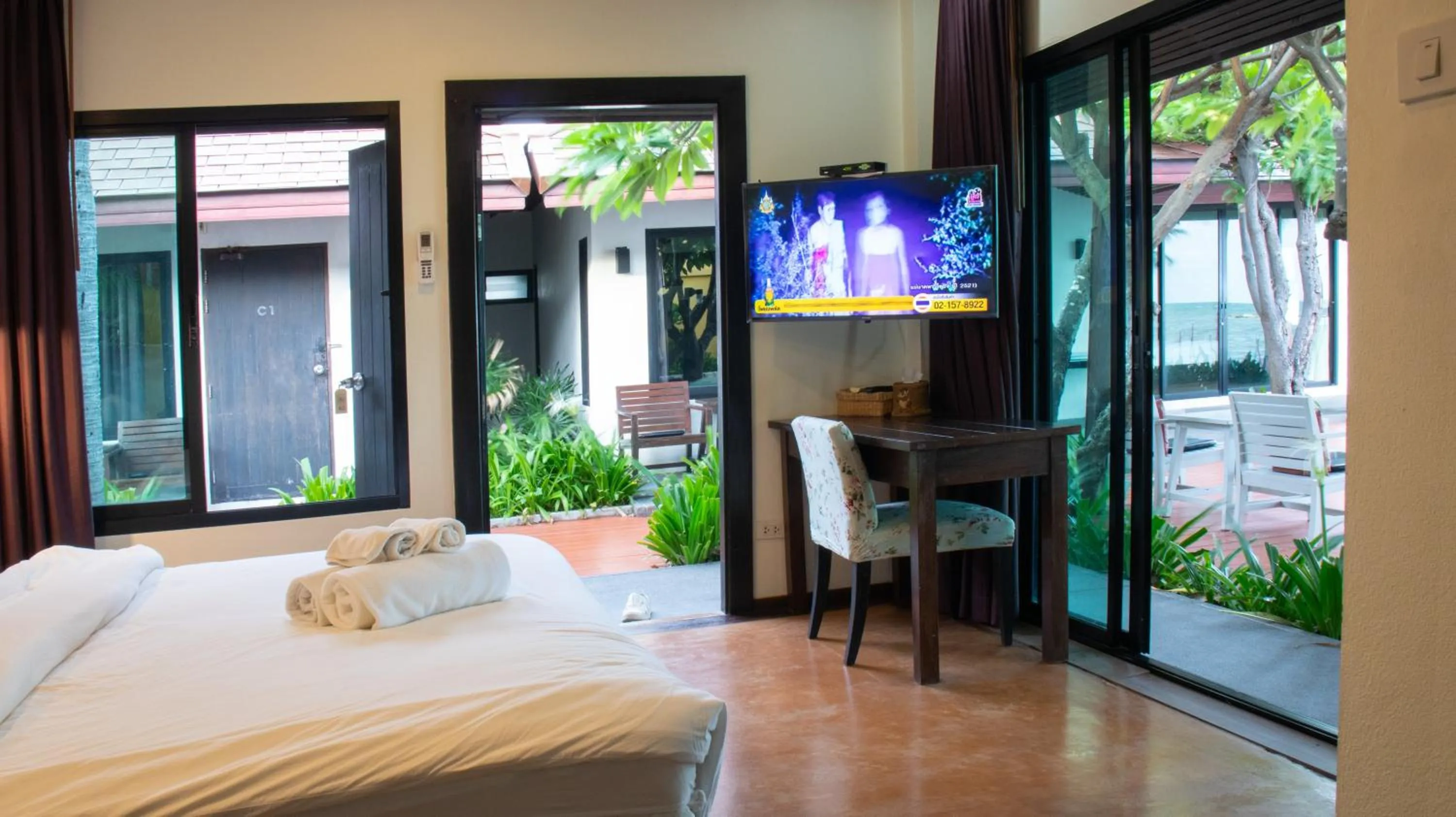 Bed in Chidlom Resort