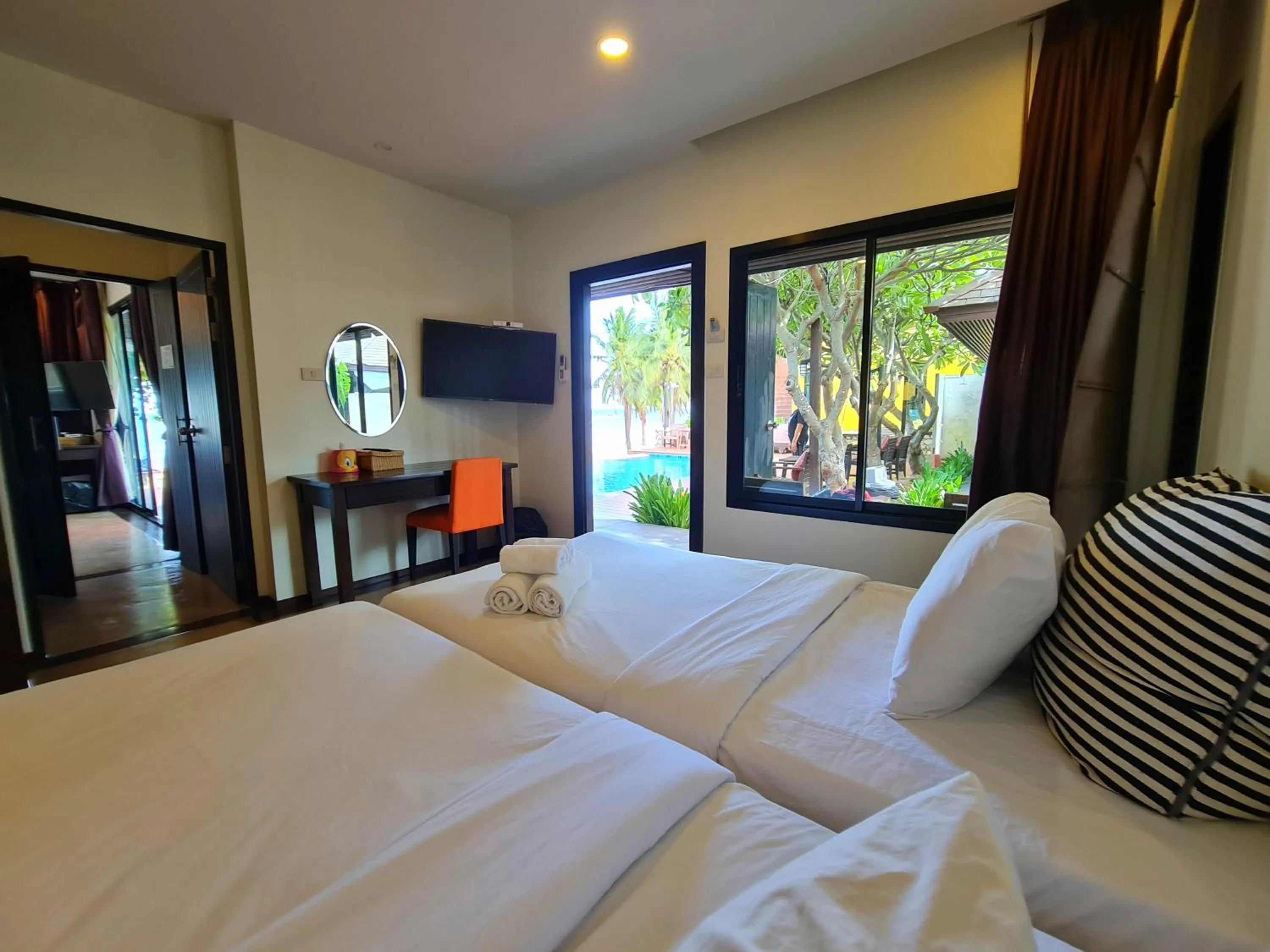 Bed in Chidlom Resort