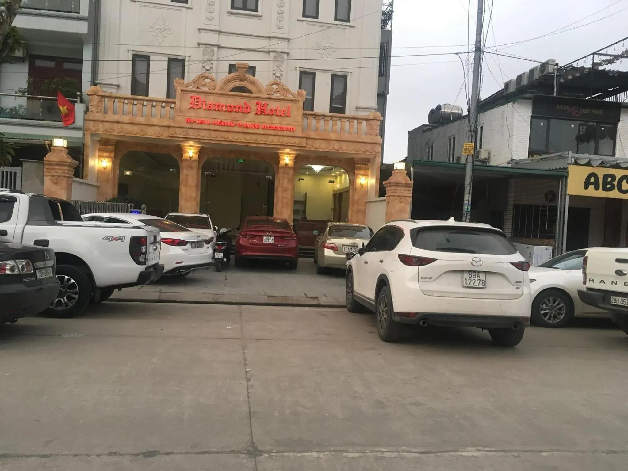 Property building in Diamond Hotel Property building in Diamond Hotel