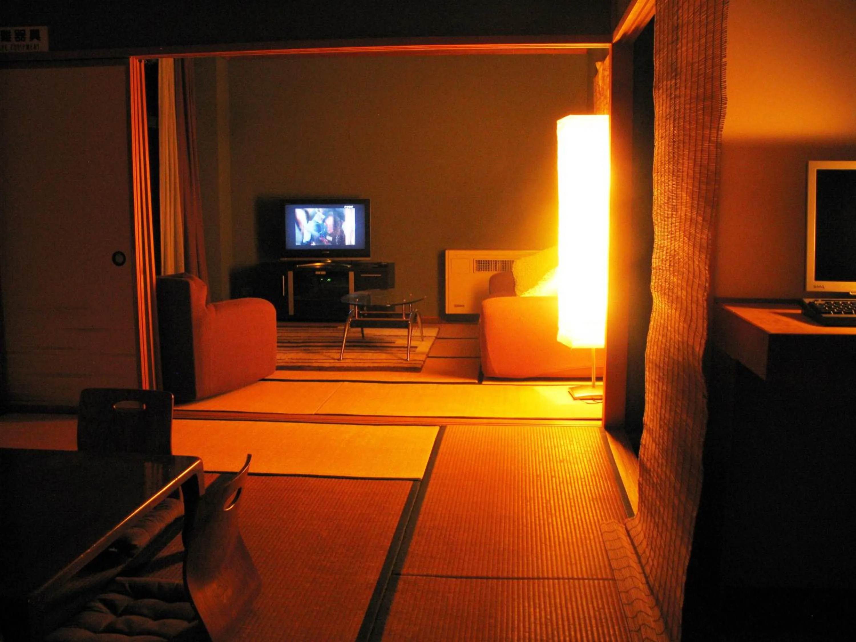 TV and multimedia in White Horse Hotel