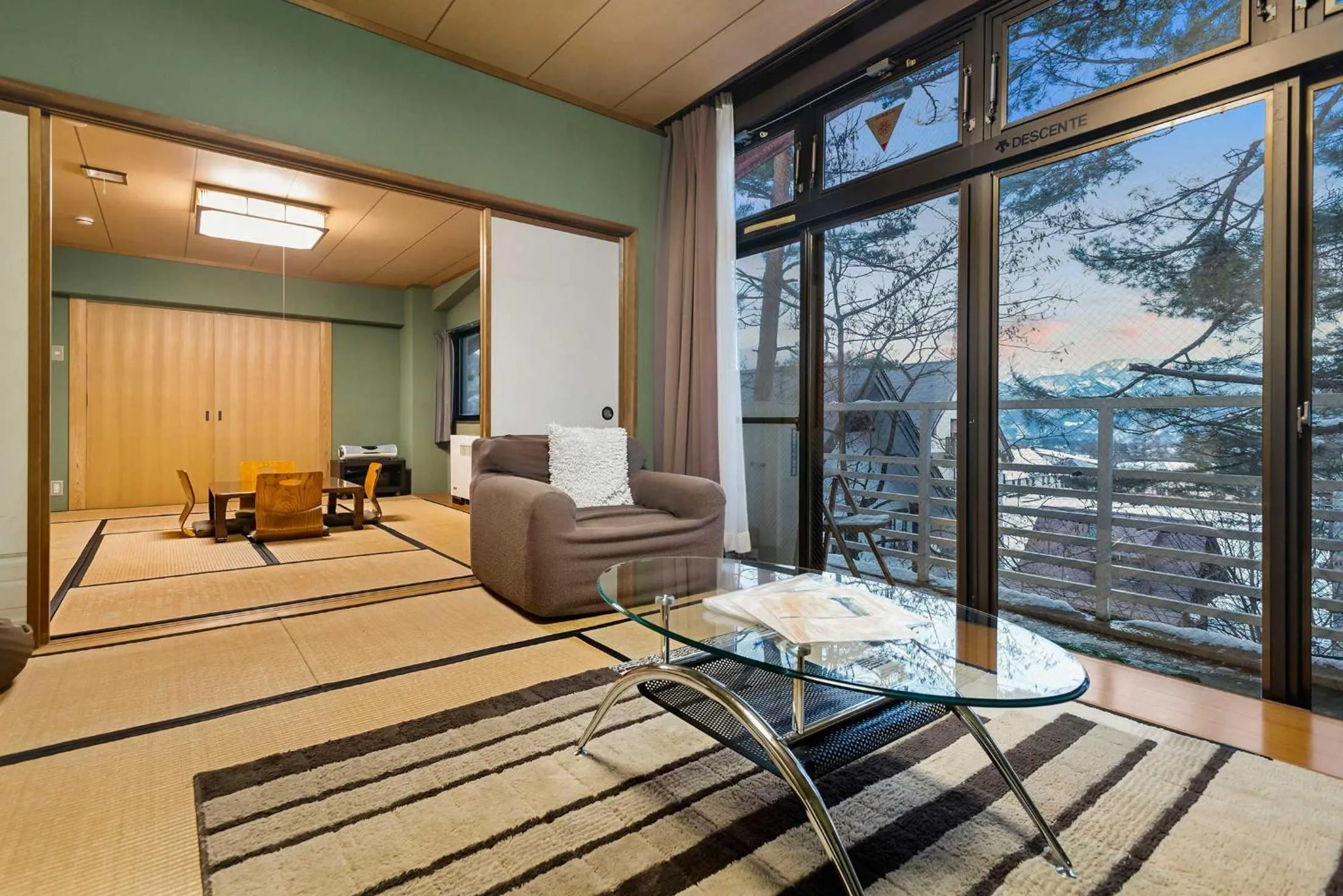 Living room in White Horse Hotel