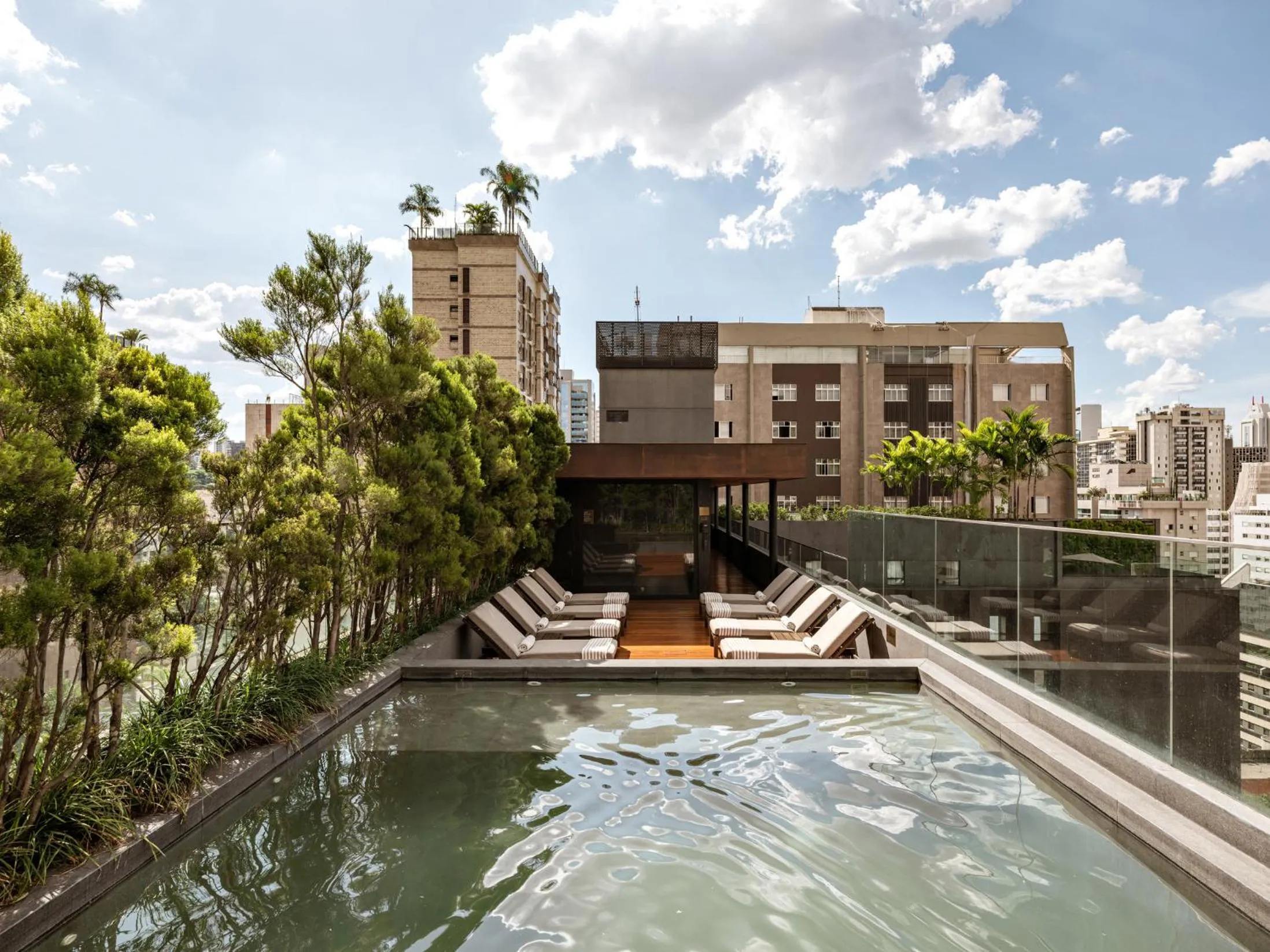 Swimming pool in Hotel Fasano Belo Horizonte