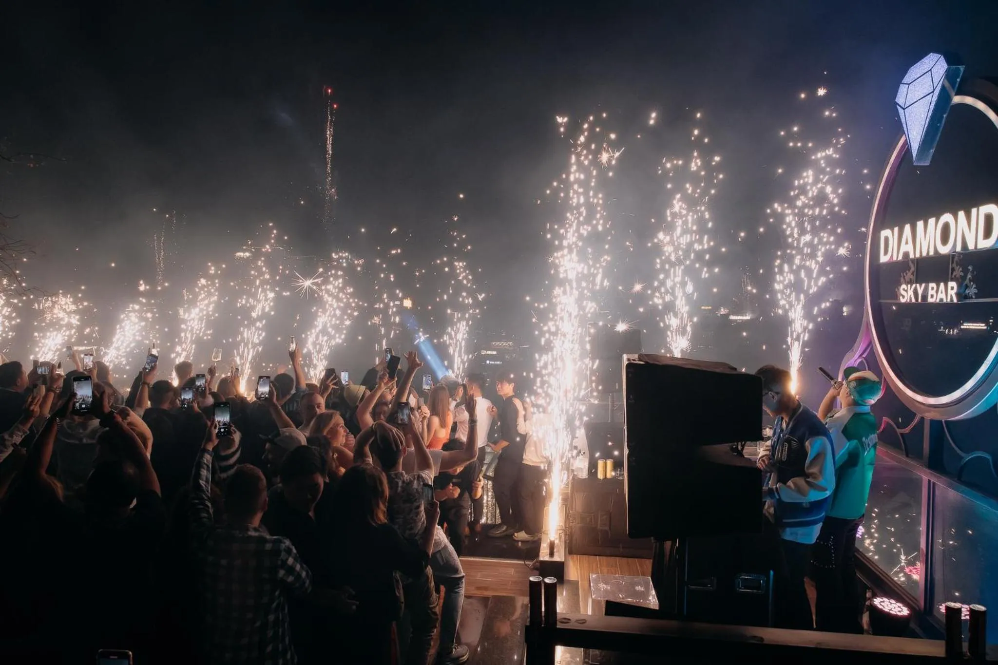 Property building in La Mejor Hotel & Sky Bar