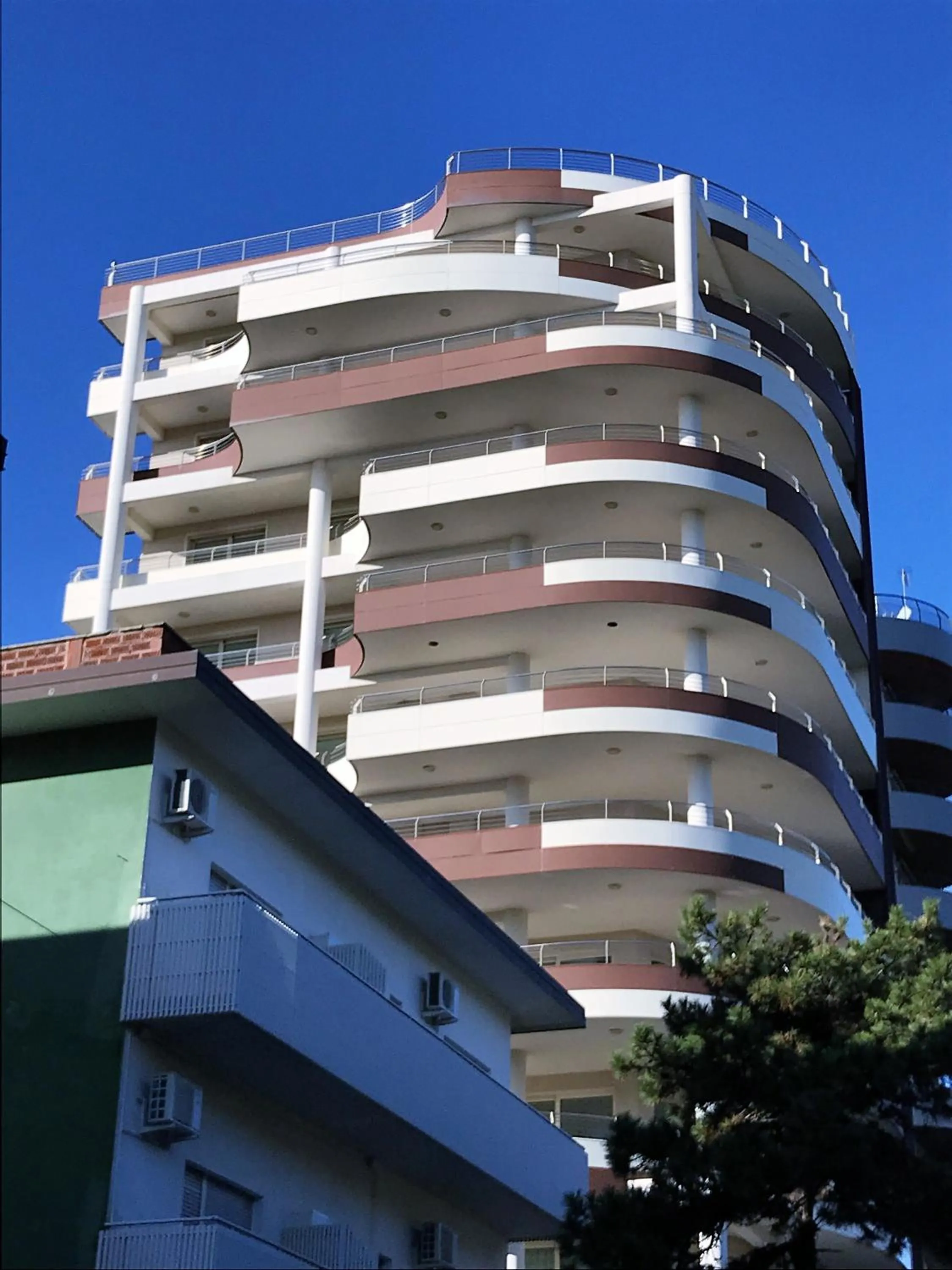Property building in Torre Shiva