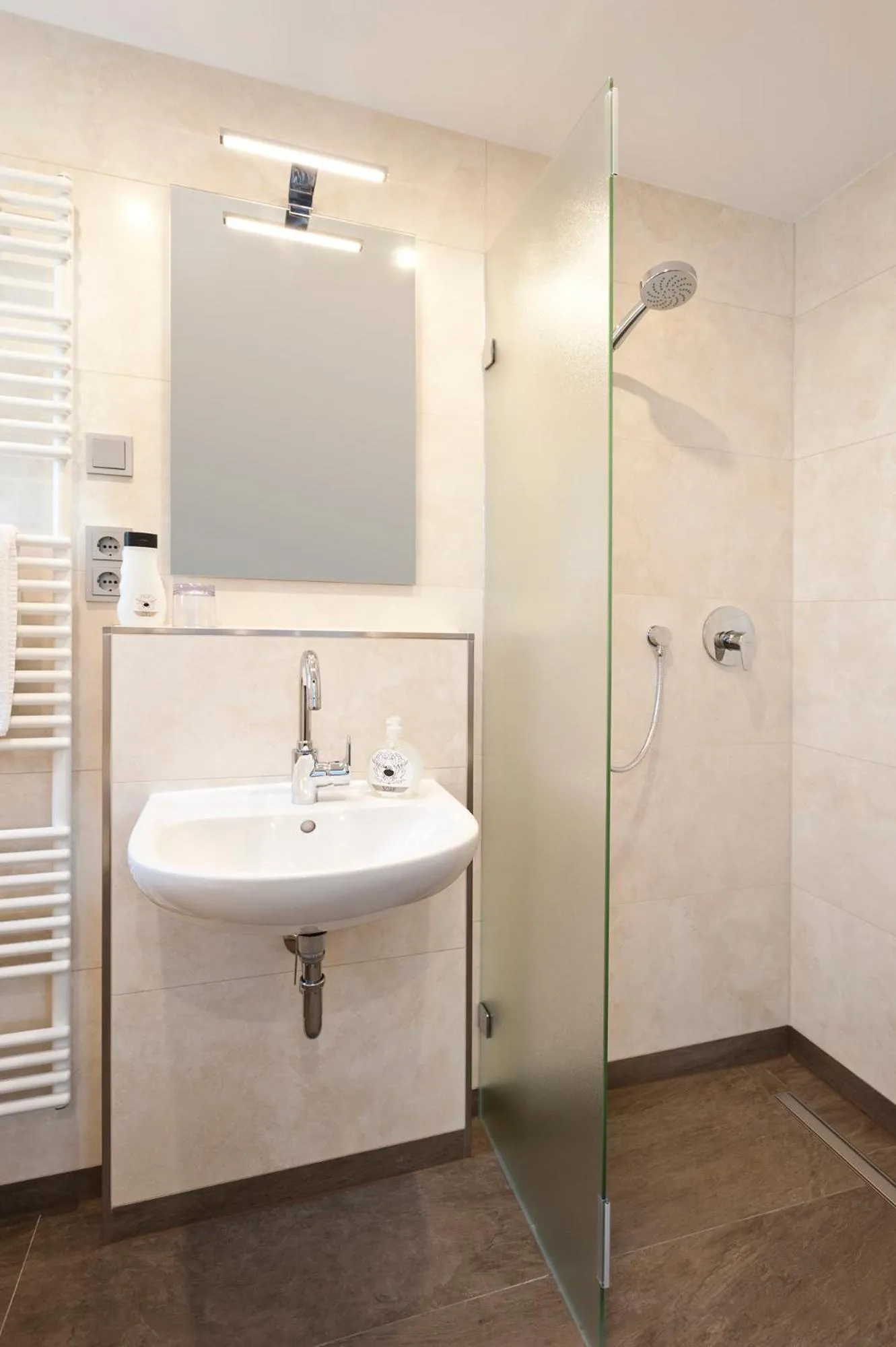 Photo of the whole room in Hotel Käferstein garni