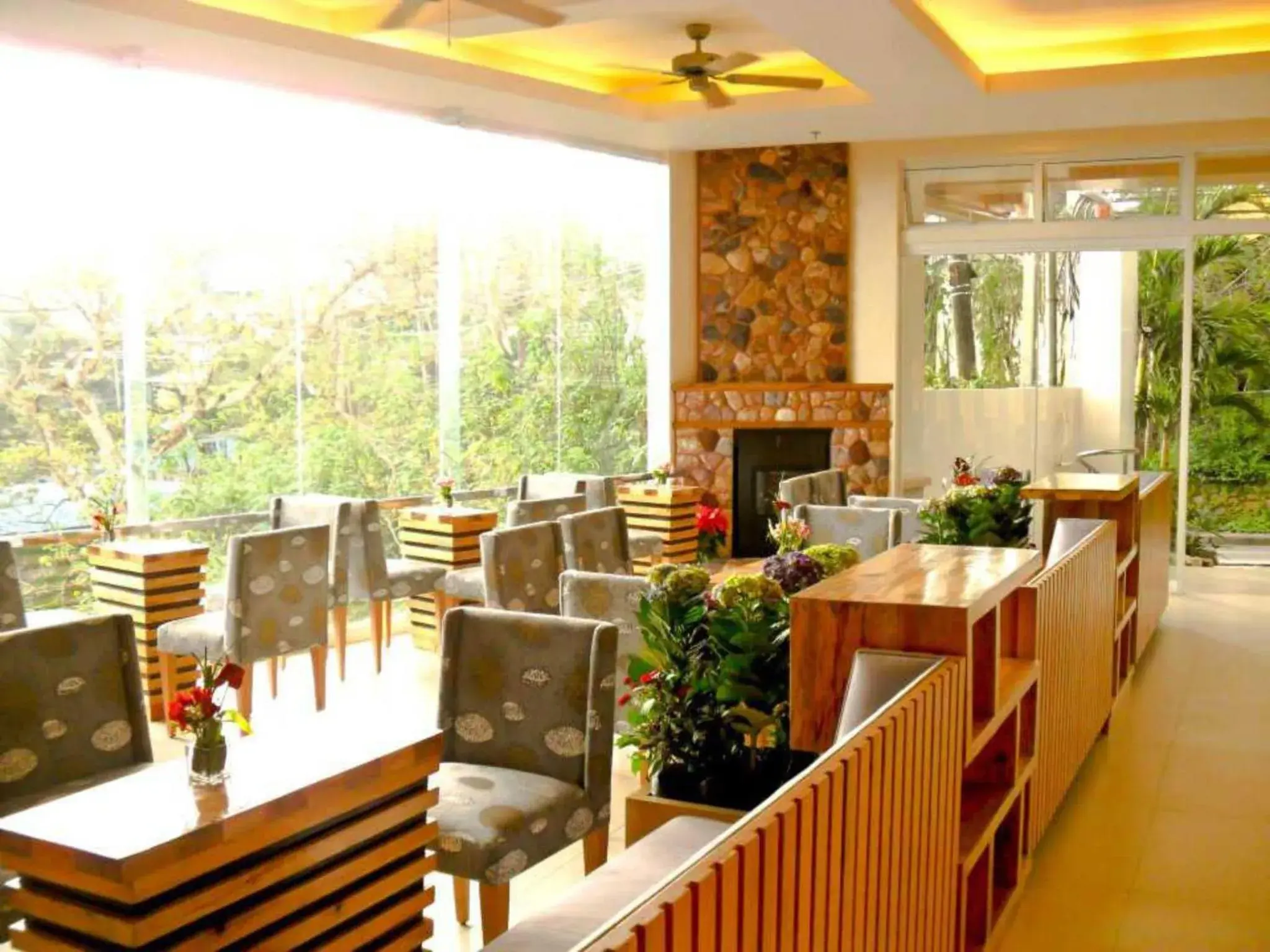Restaurant/places to eat in Chalet Baguio Restaurant/places to eat in Chalet Baguio