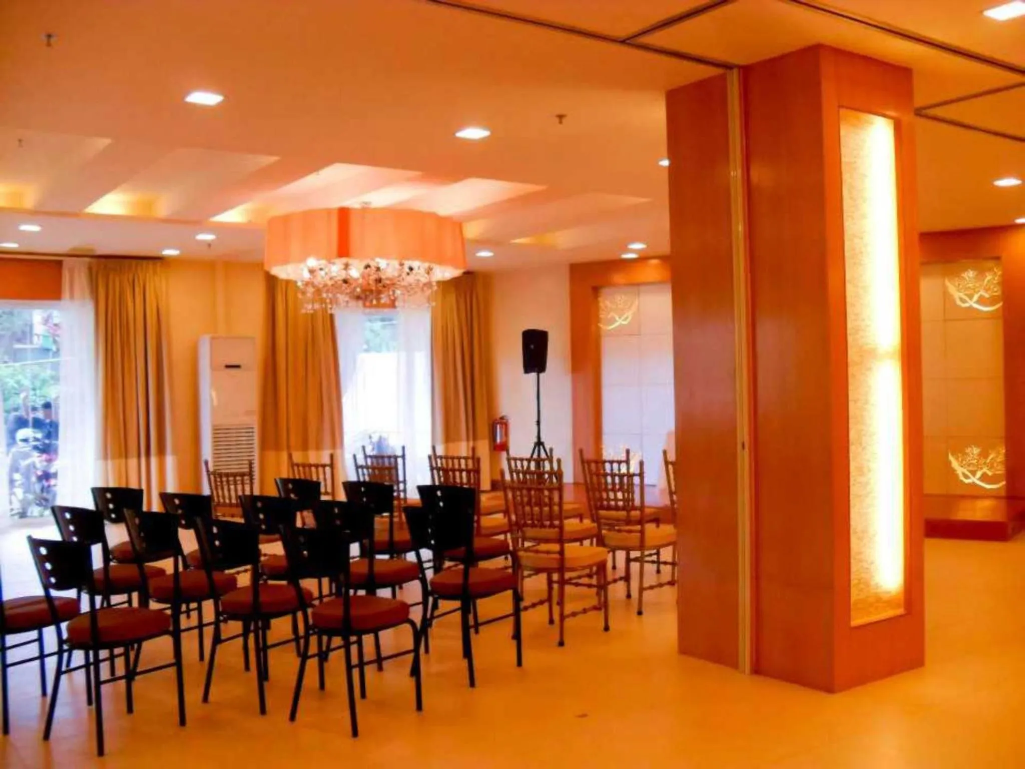 Business facilities in Chalet Baguio