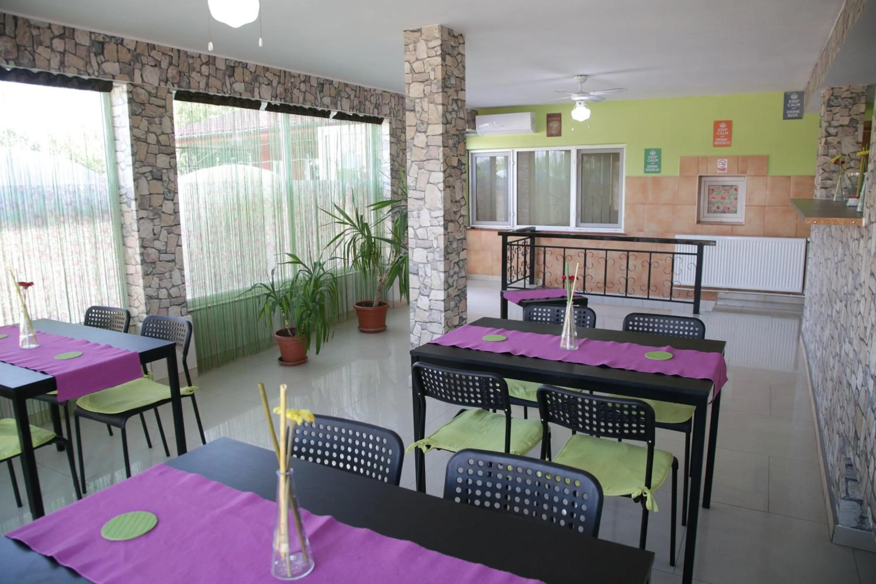 Restaurant/places to eat in City Comfort Villa