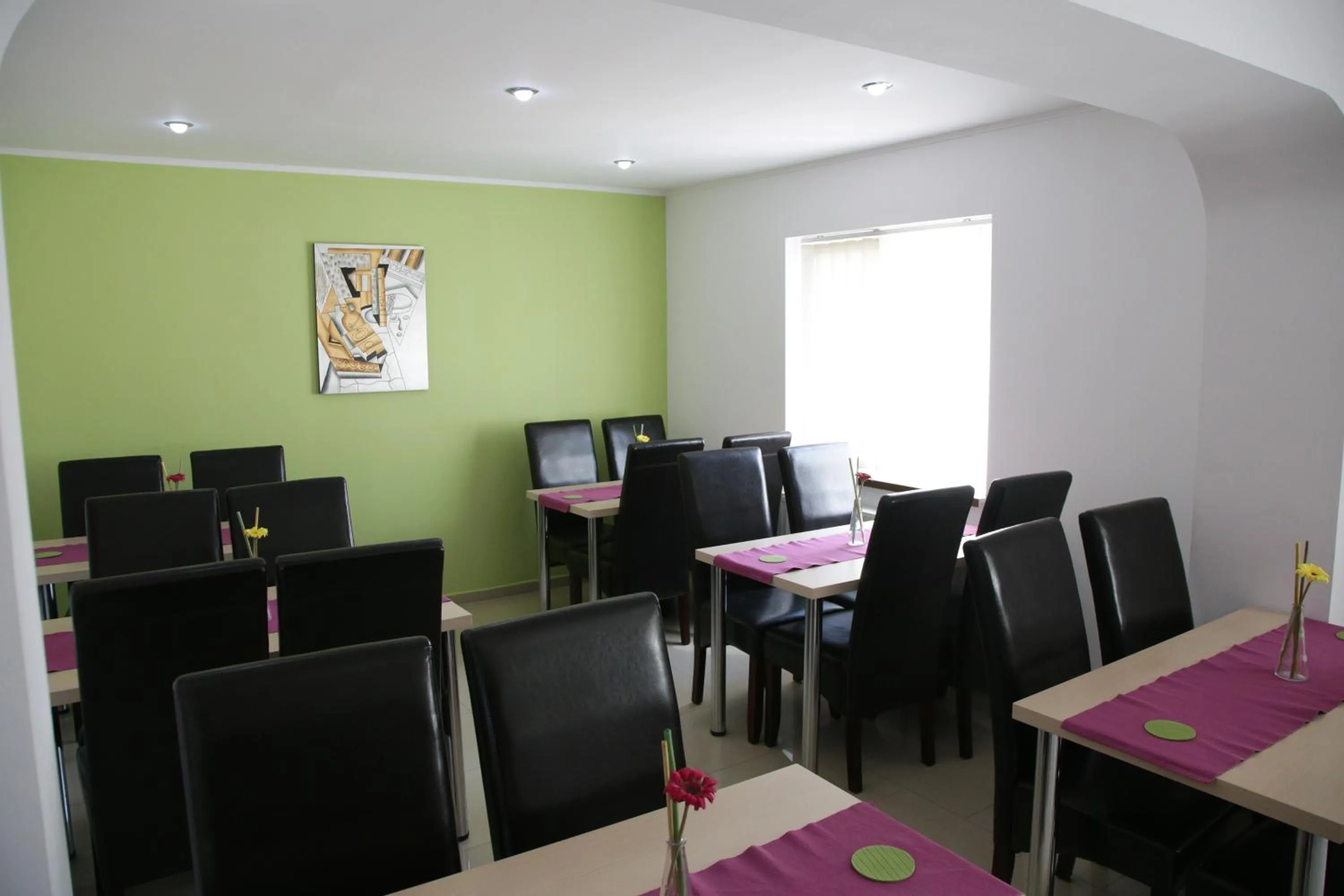 Communal lounge/ TV room in City Comfort Villa