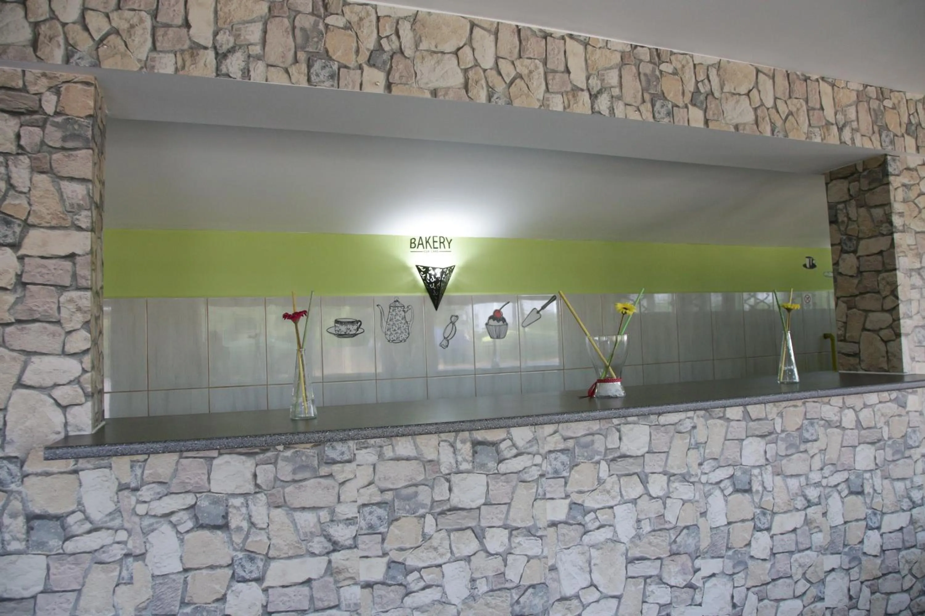 Restaurant/places to eat in City Comfort Villa