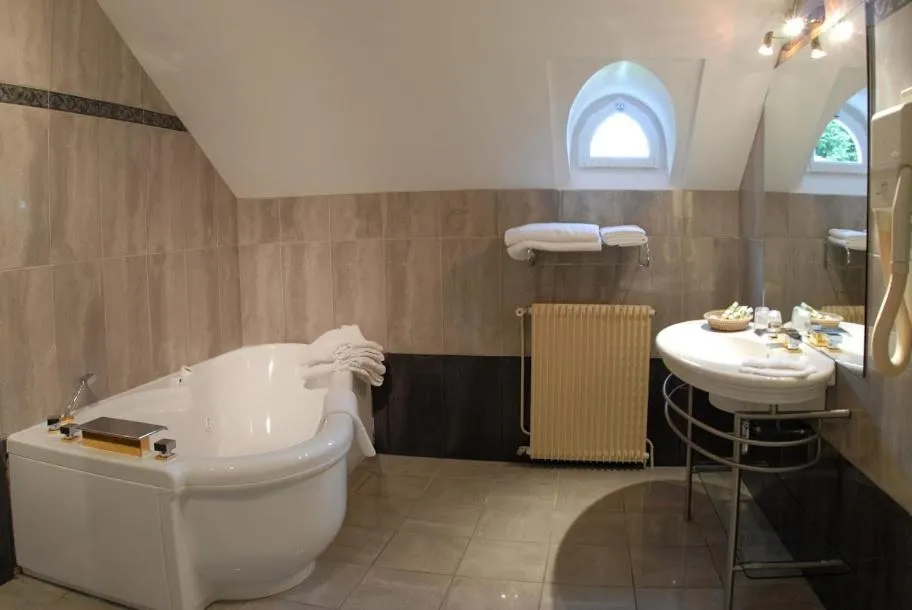 Bathroom in Domaine de Joinville