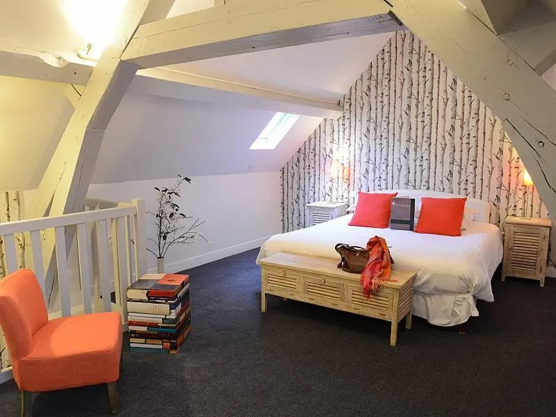 Photo of the whole room, Bed in Domaine de Joinville