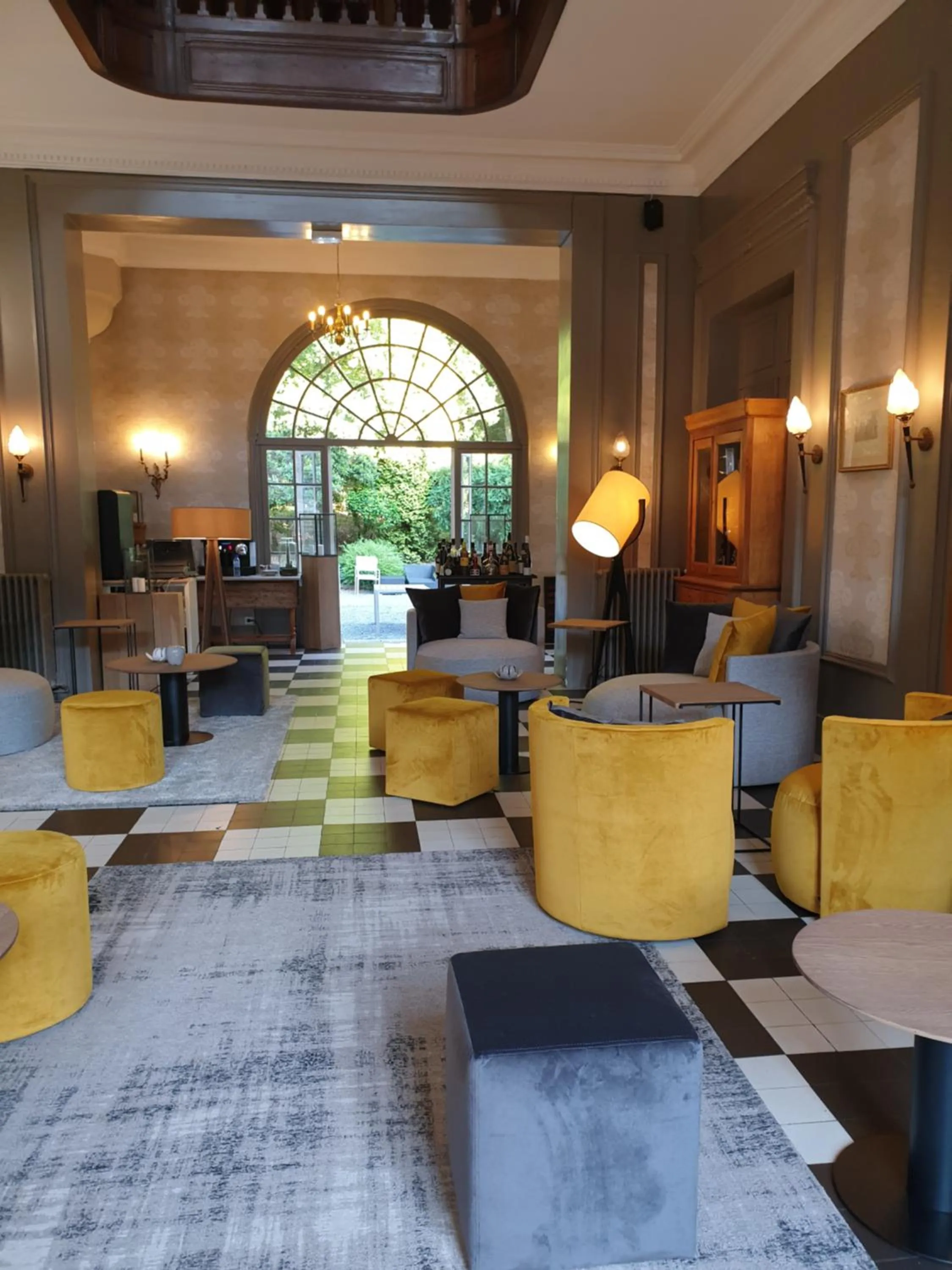 Communal lounge/ TV room in Domaine de Joinville