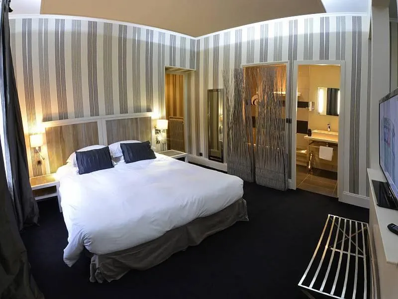 Bedroom, Bed in Domaine de Joinville