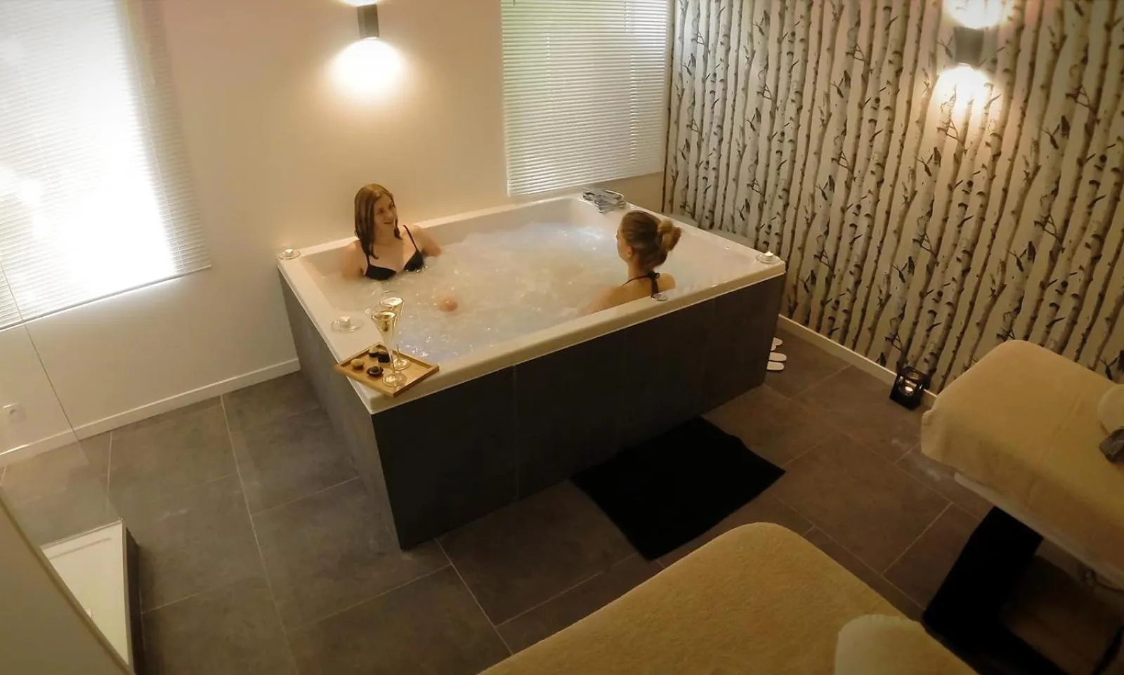 Hot Tub in Domaine de Joinville