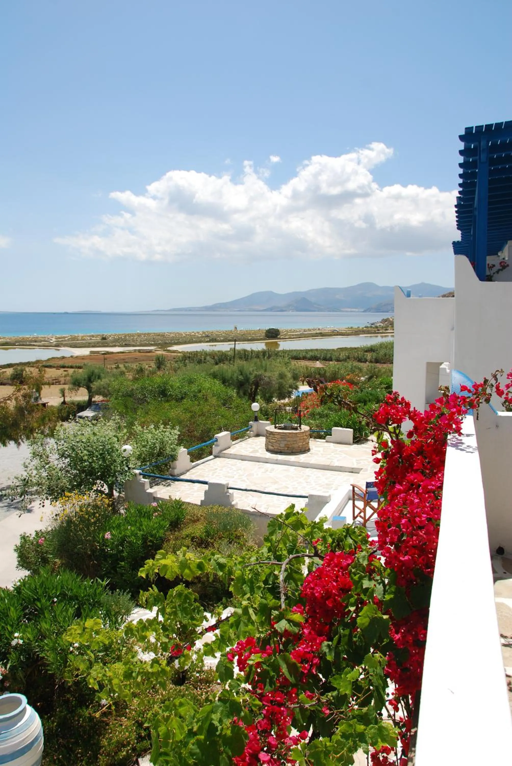 Garden in Koulas Pension - Red Lake
