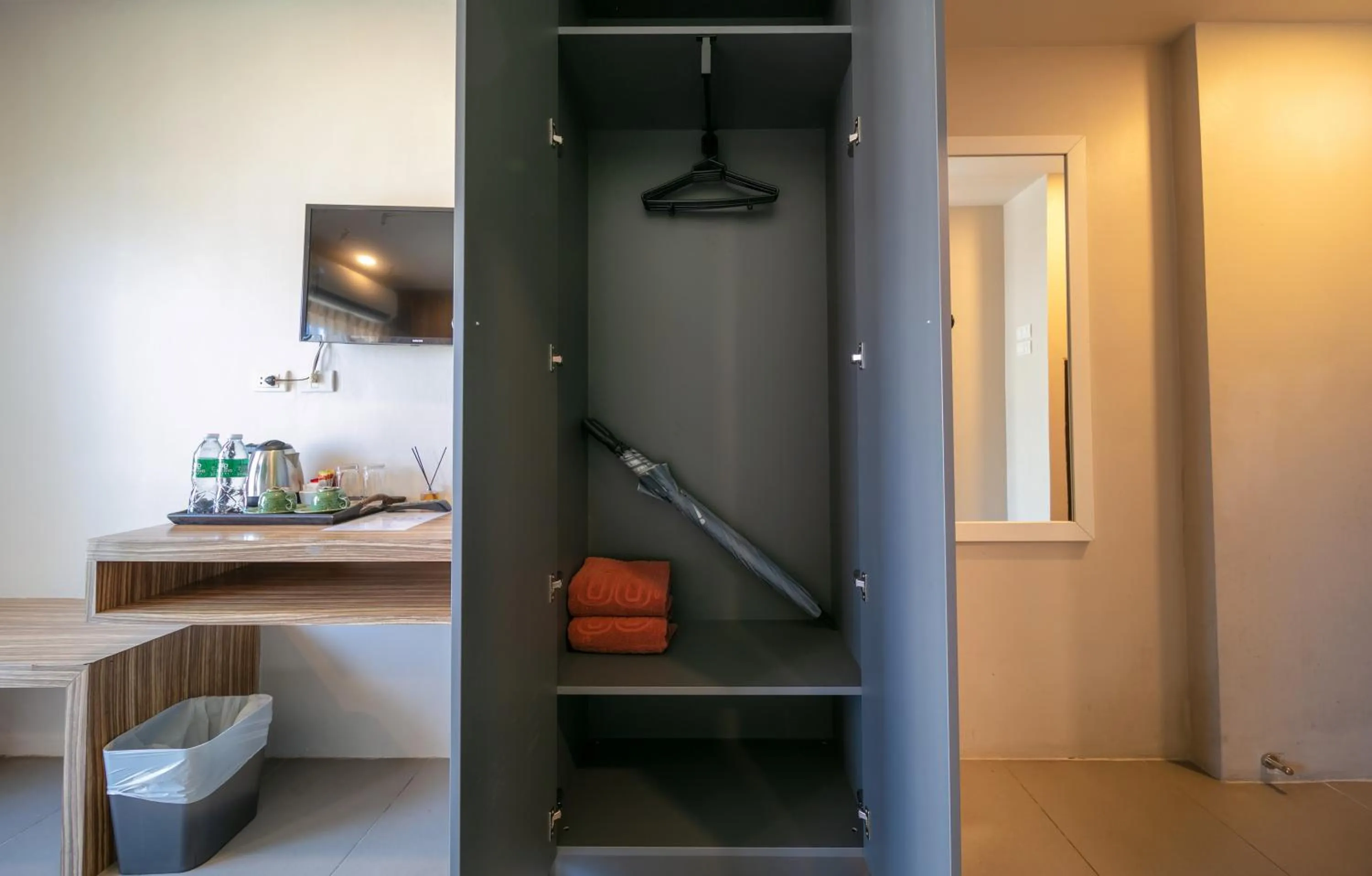 Shower in Gu Hotel Patong