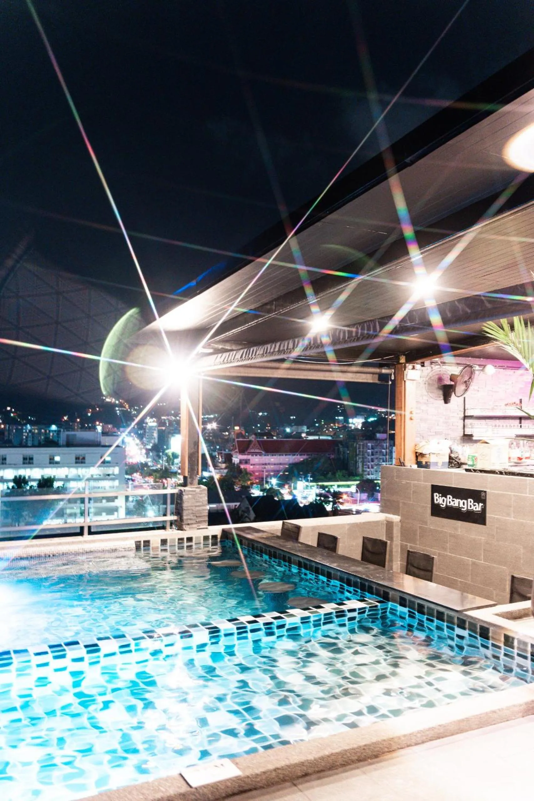 Lounge or bar in Gu Hotel Patong