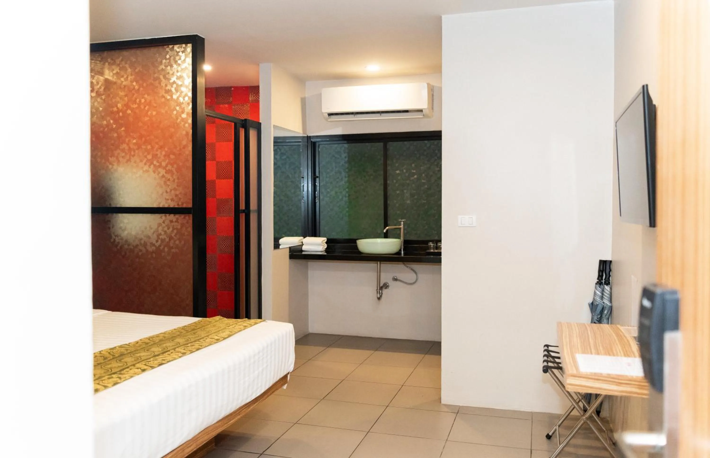Property building in Gu Hotel Patong