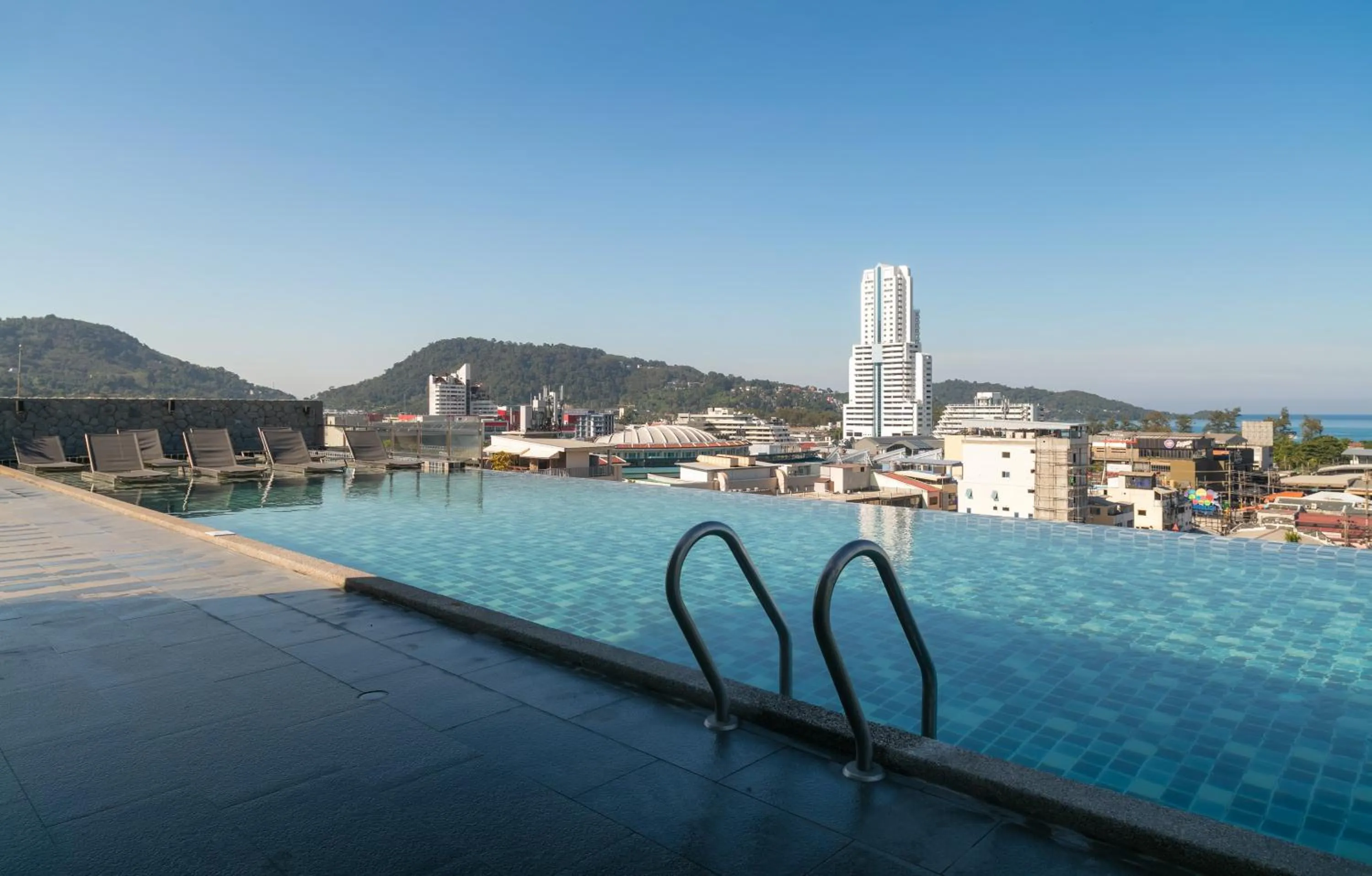 Swimming pool in Gu Hotel Patong