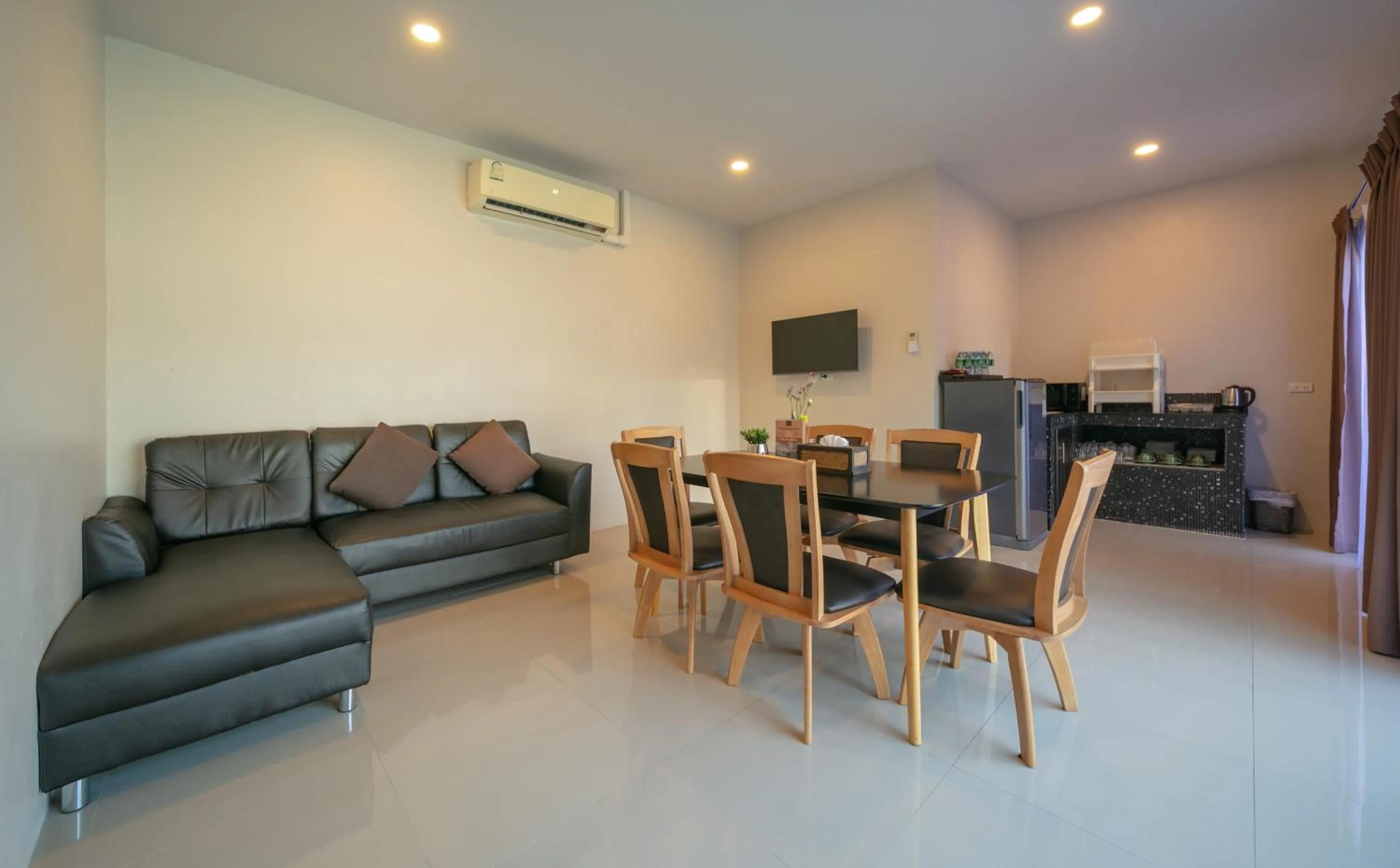 Kitchen or kitchenette in Gu Hotel Patong