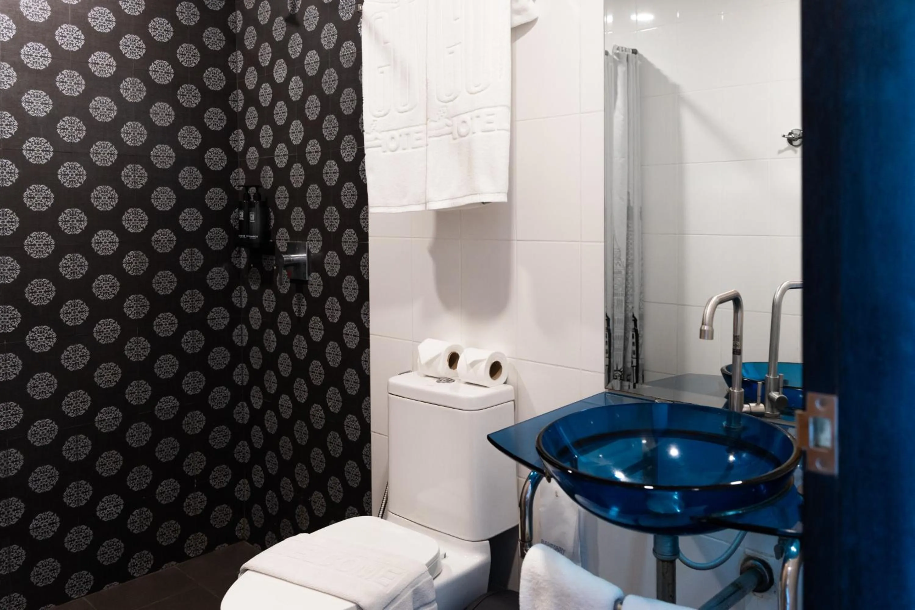 Bathroom in Gu Hotel Patong