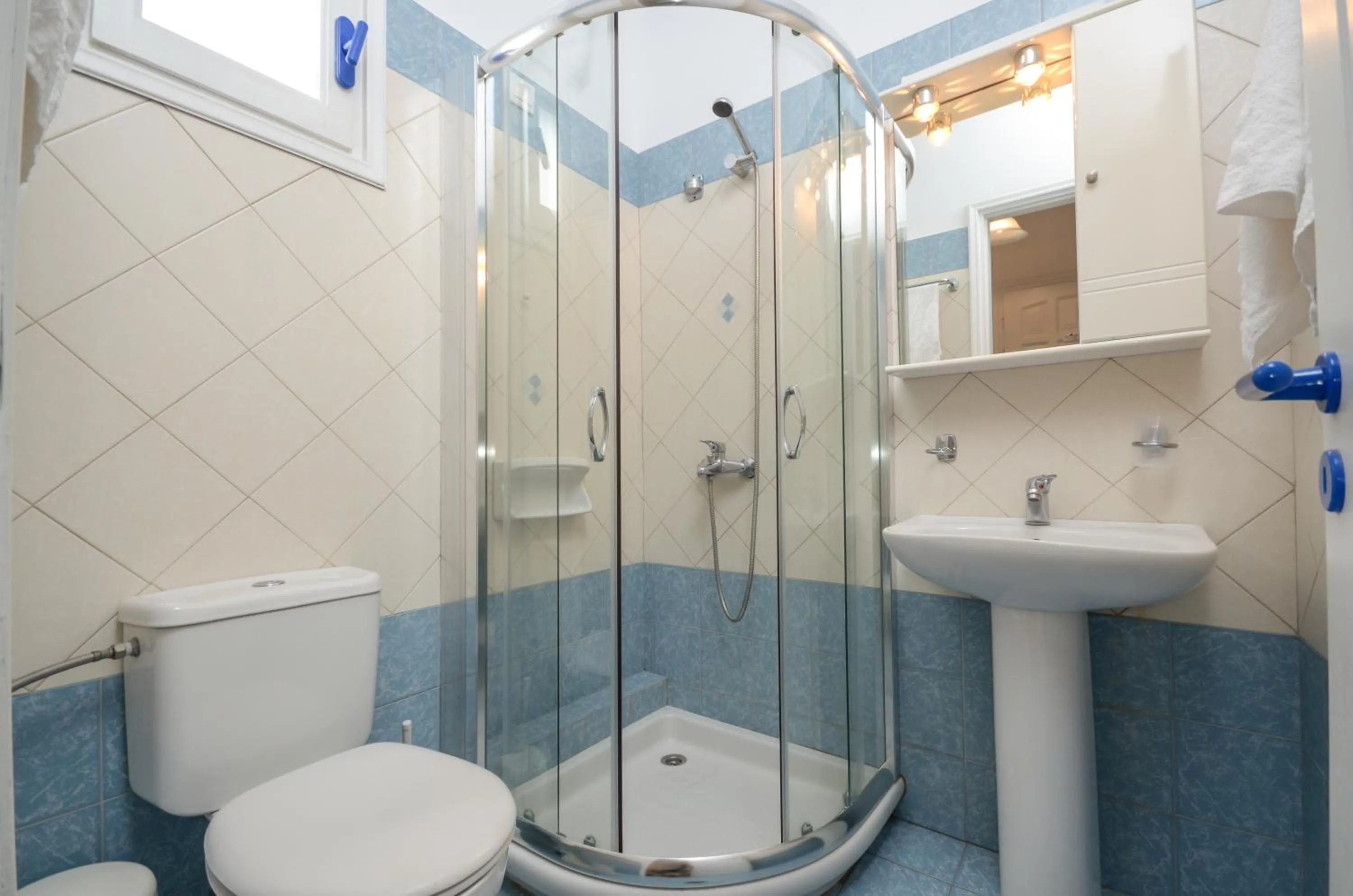 Shower in Hotel Francesca