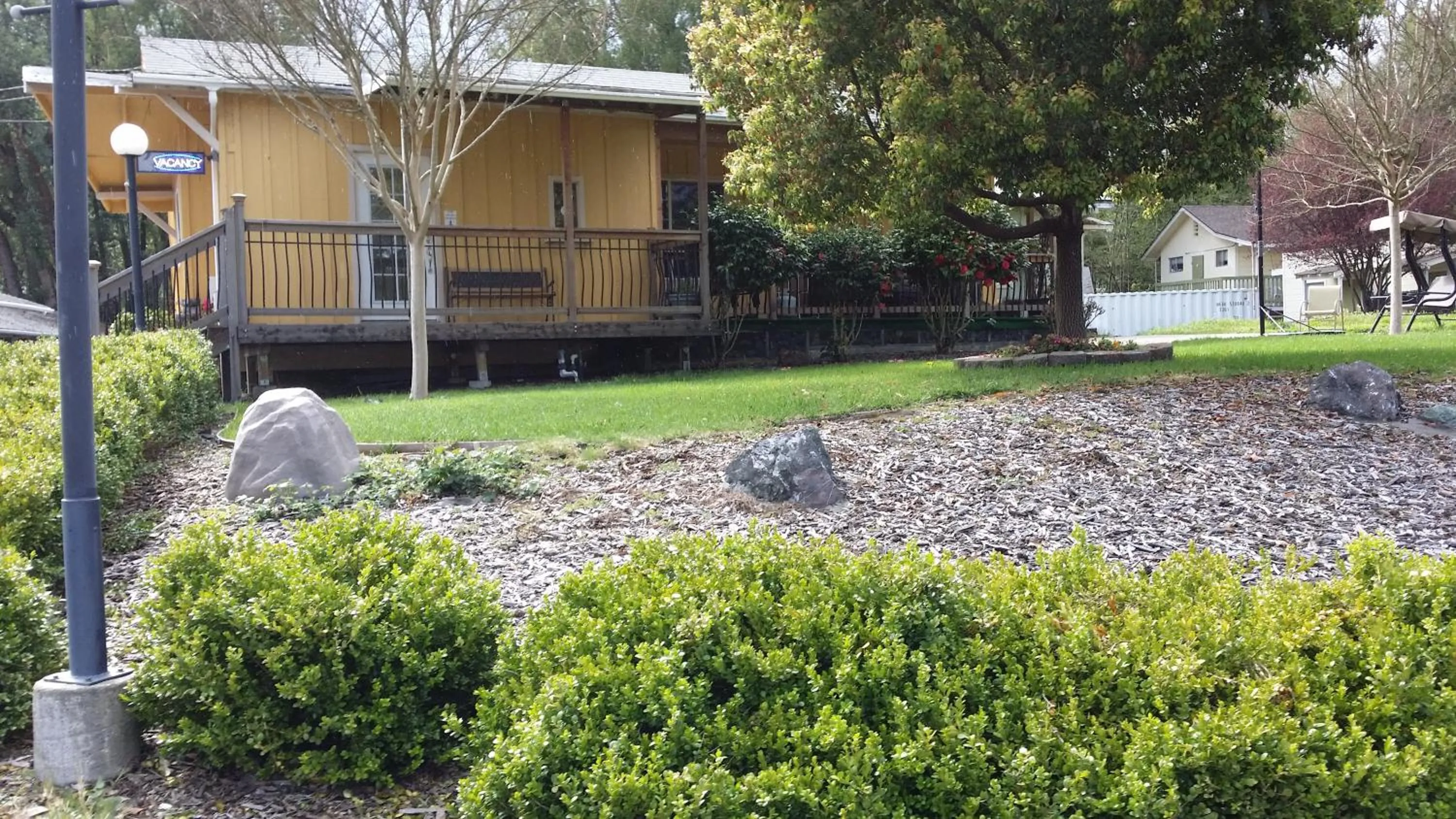 Property building in Redwood Inn Willits