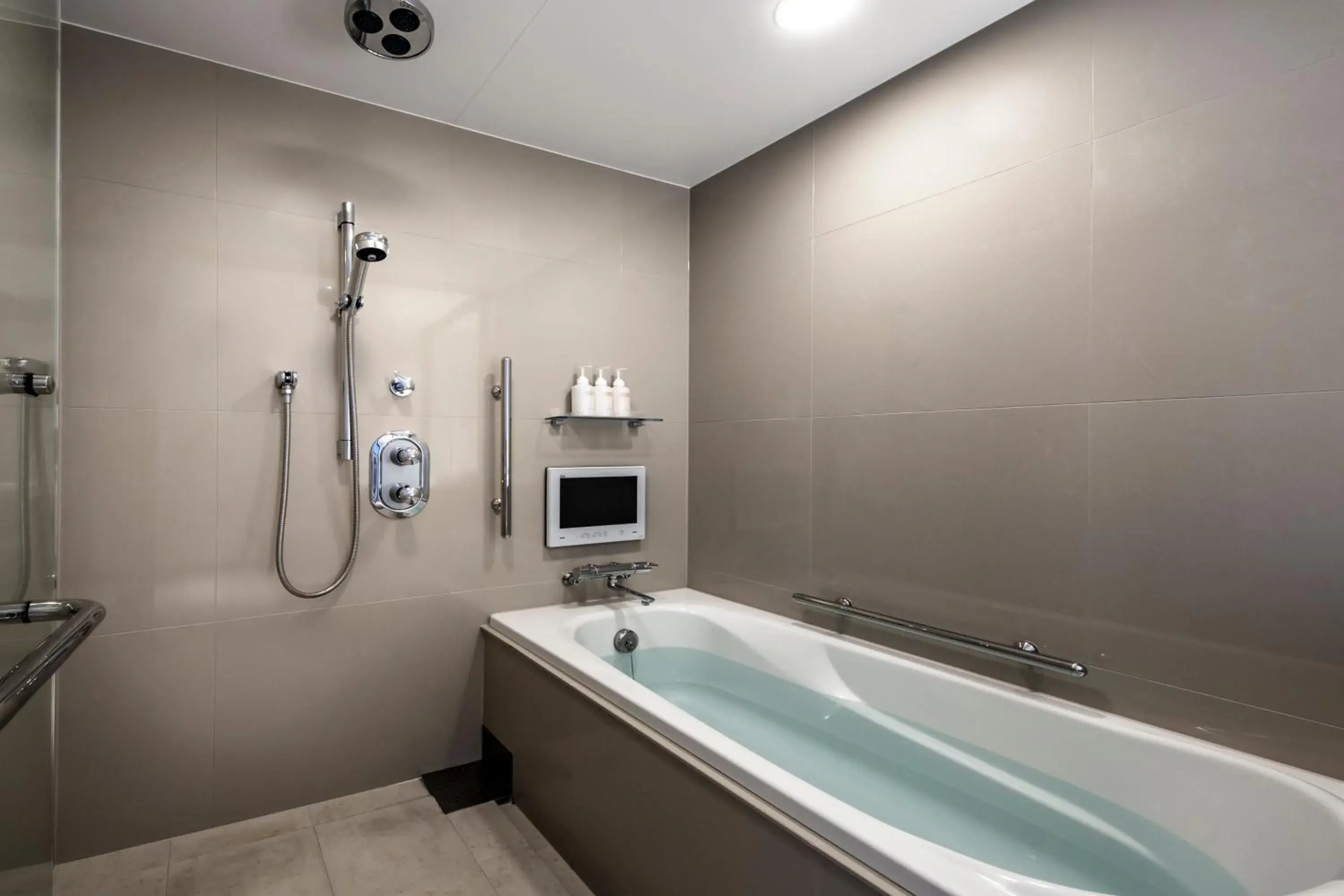 Bath, Bathroom in Royal Park Hotel The Kyoto