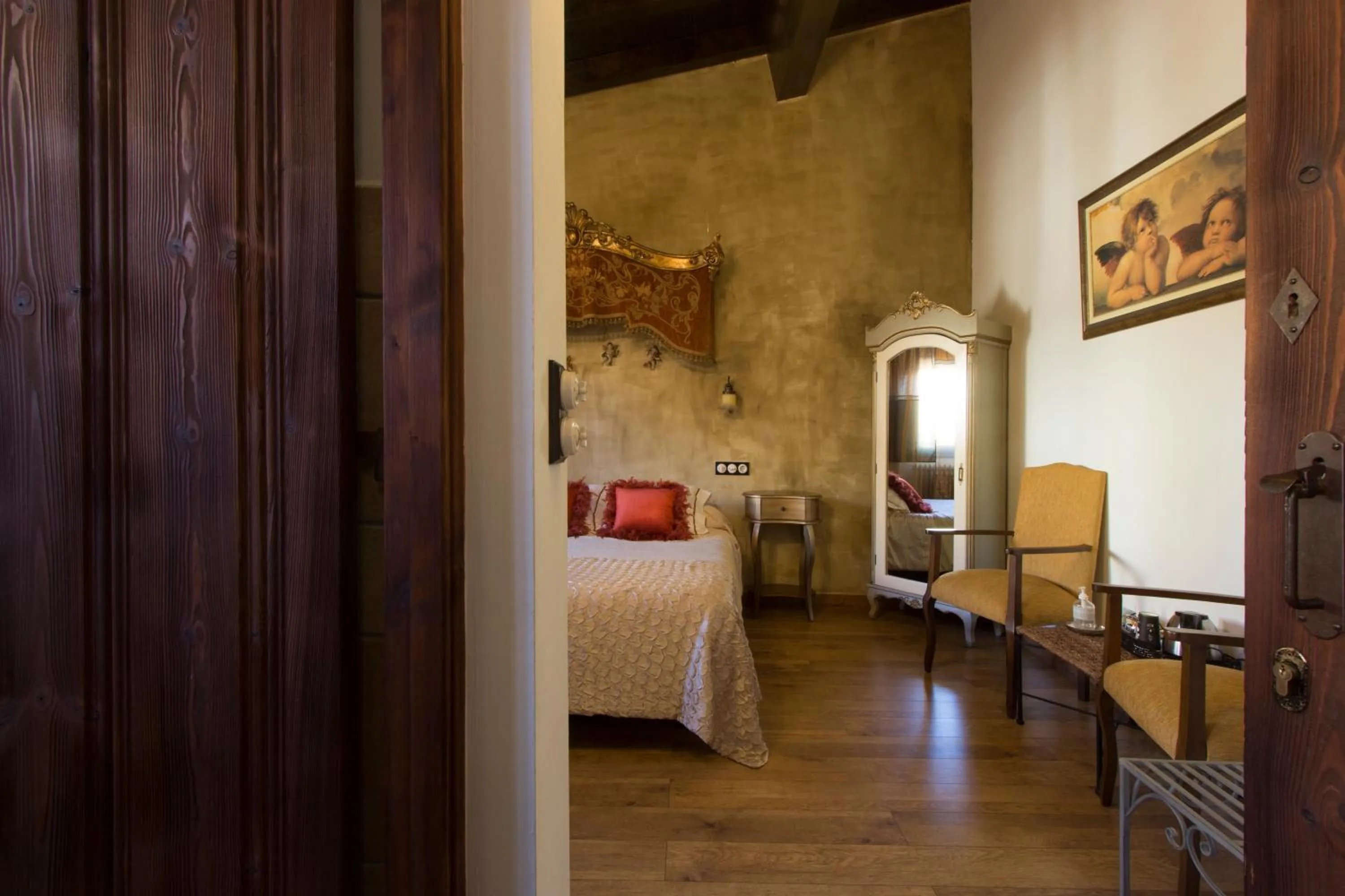 Decorative detail, Bed in Hotel Boutique Posada de Sajazarra
