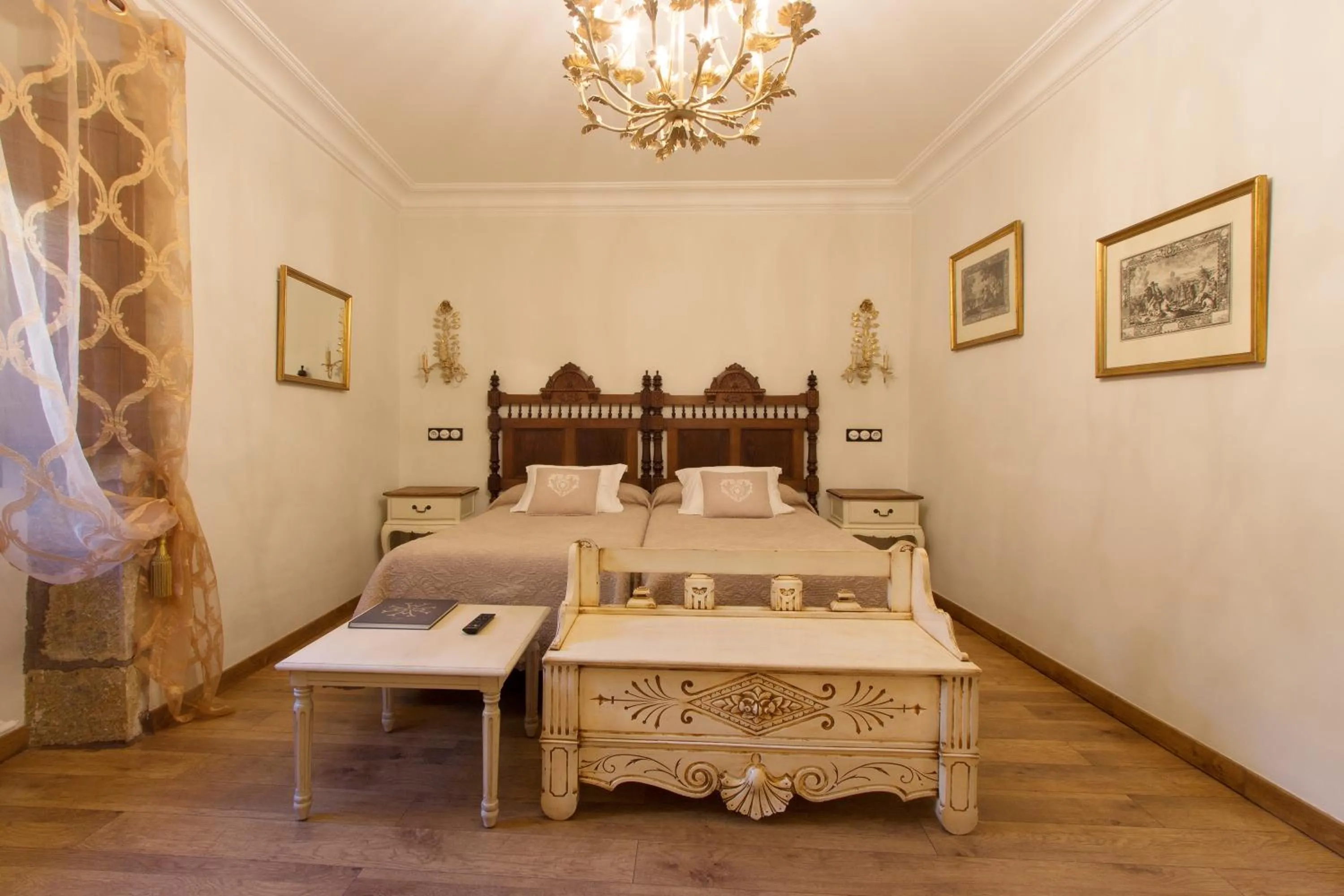 Decorative detail, Bed in Hotel Boutique Posada de Sajazarra