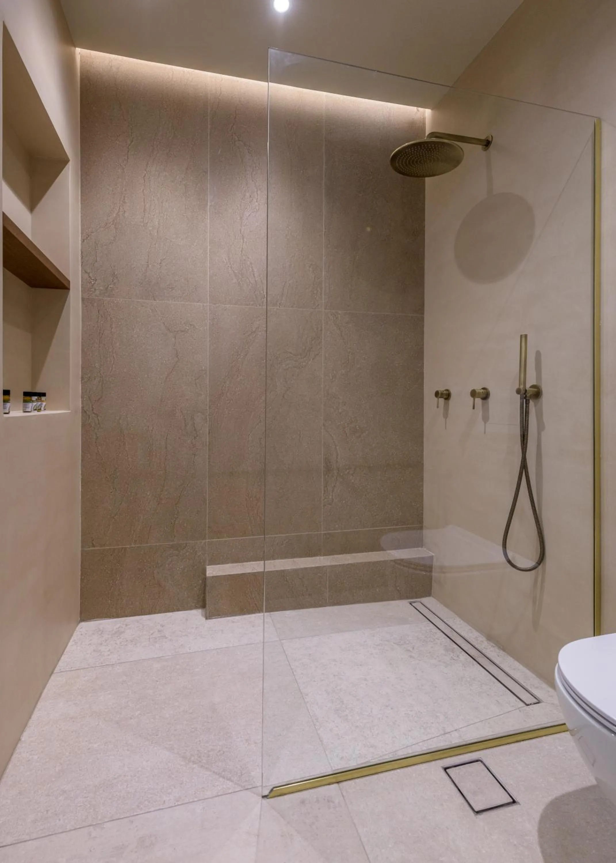 Shower in Hotel Eleni