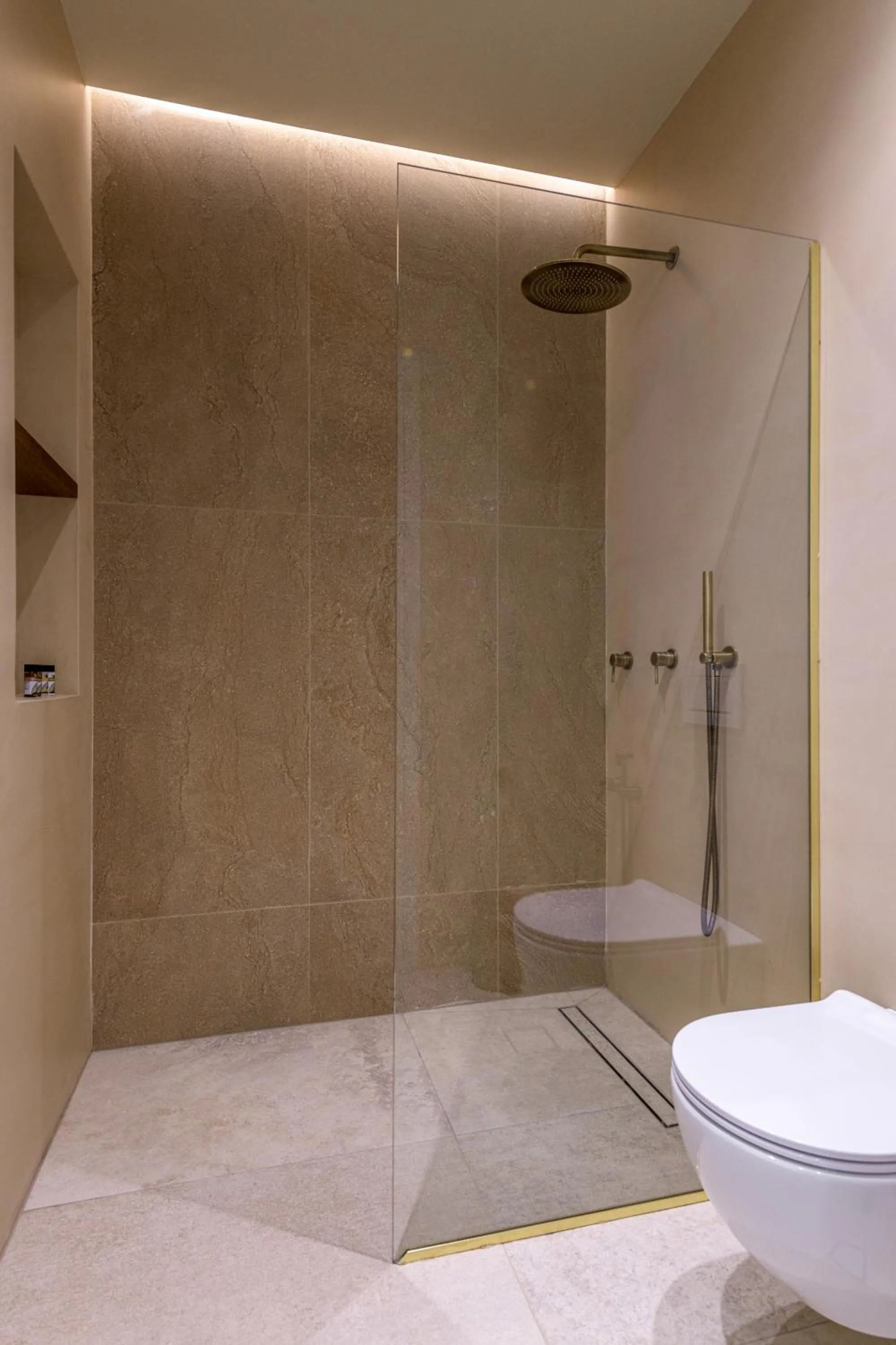 Shower in Hotel Eleni