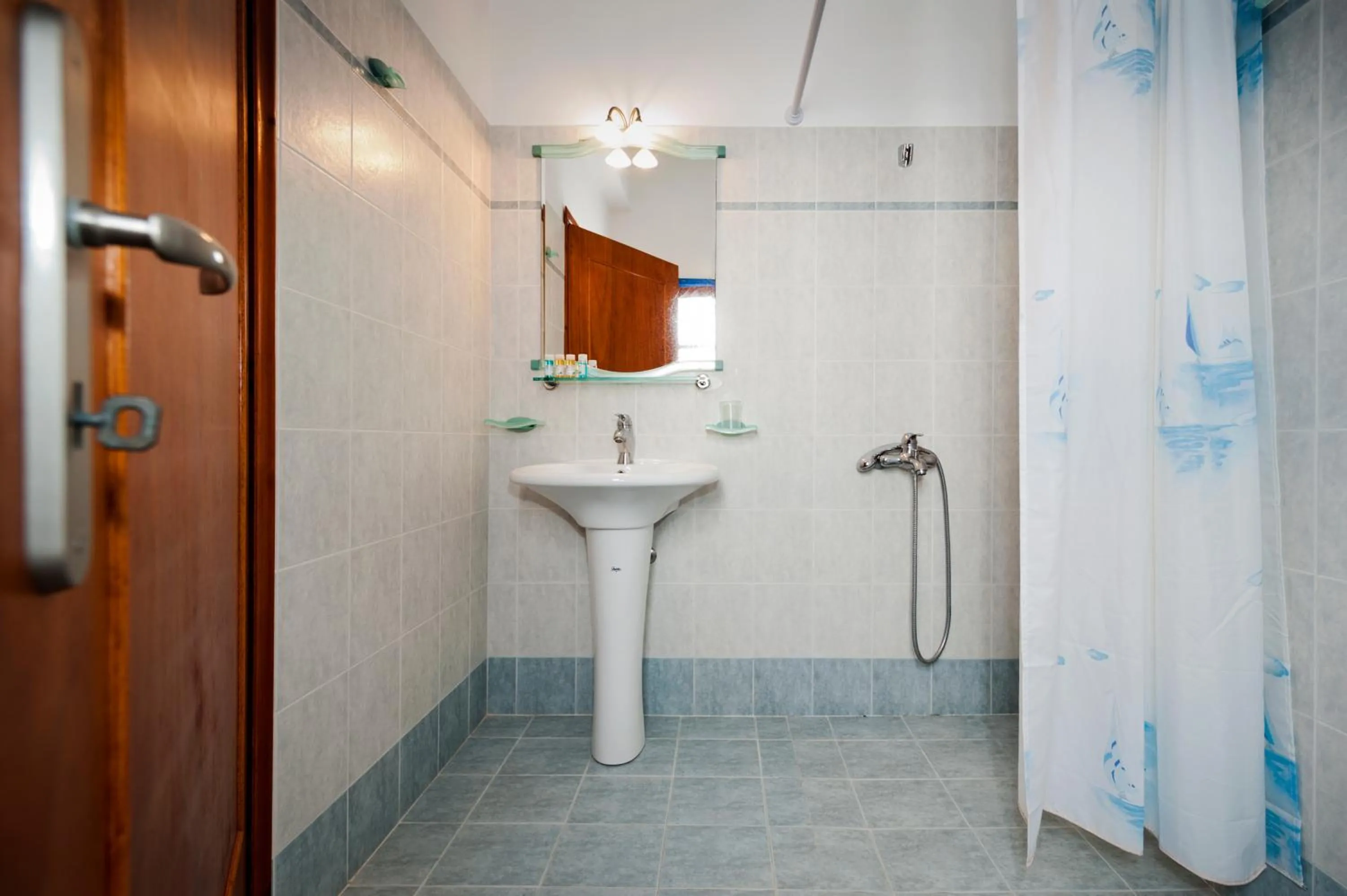 Shower in Hotel Eleni