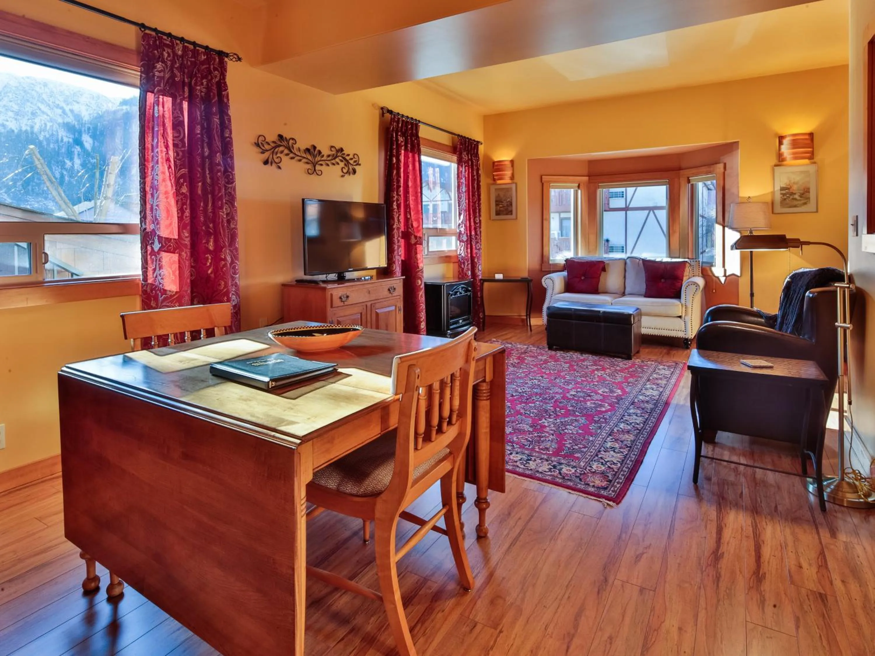 TV and multimedia in Solstice Suites