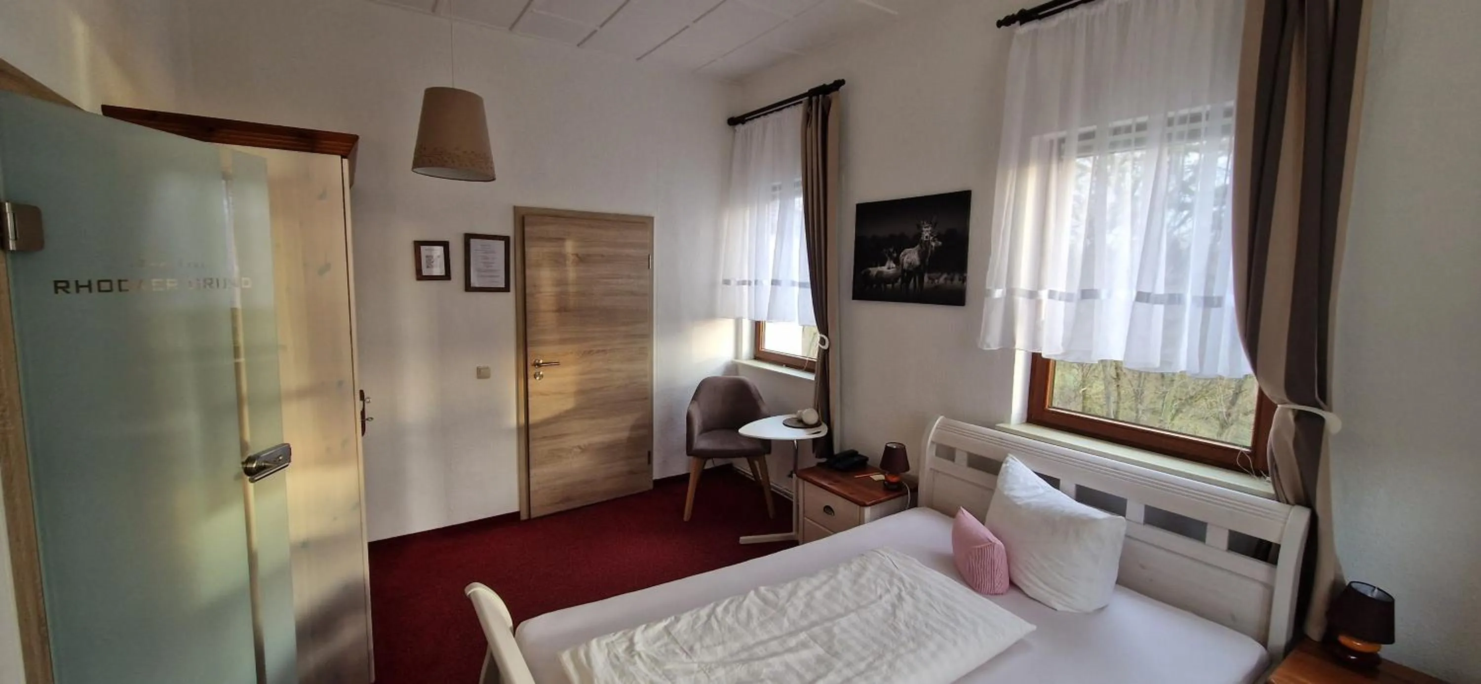 Photo of the whole room, Bed in Rhodaer Grund