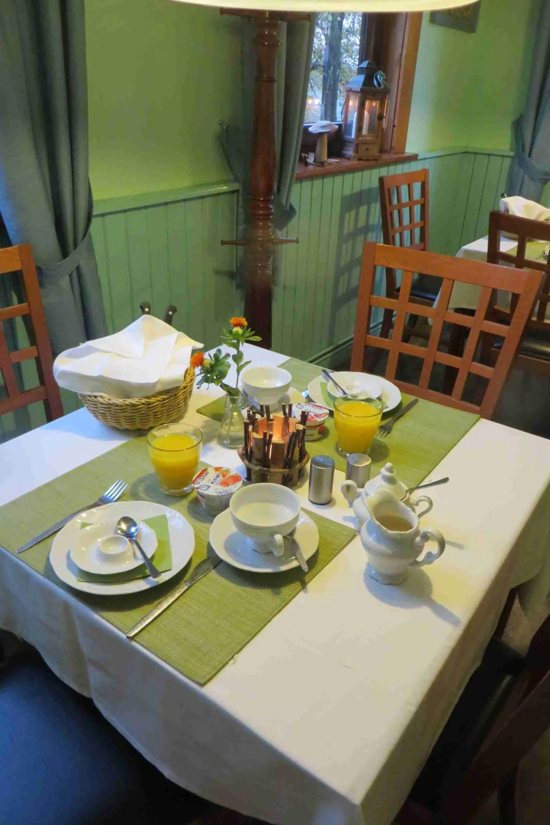 Buffet breakfast in Rhodaer Grund